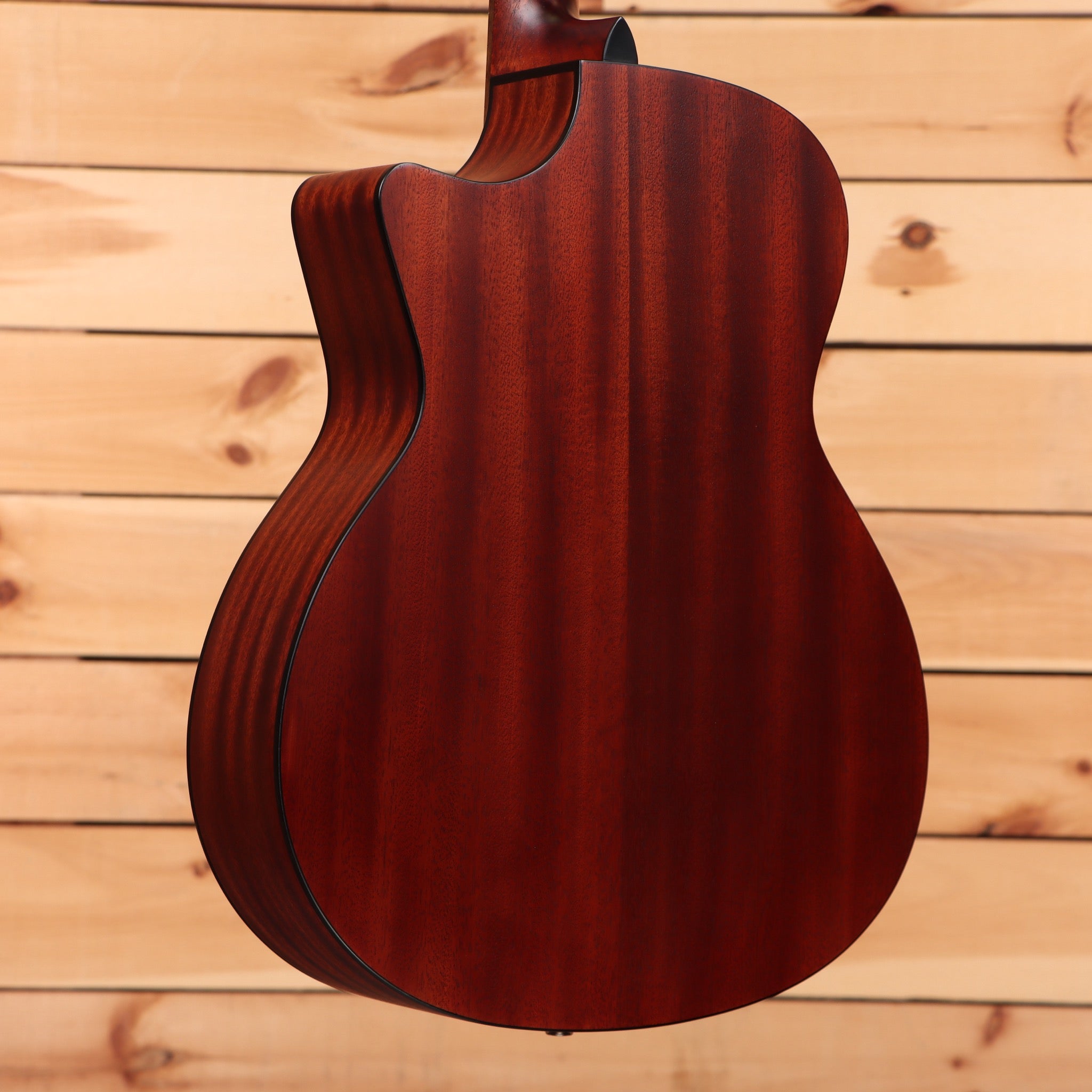 Eastman PCH1G-ACE acoustic guitar natural finish with venetian cutaway