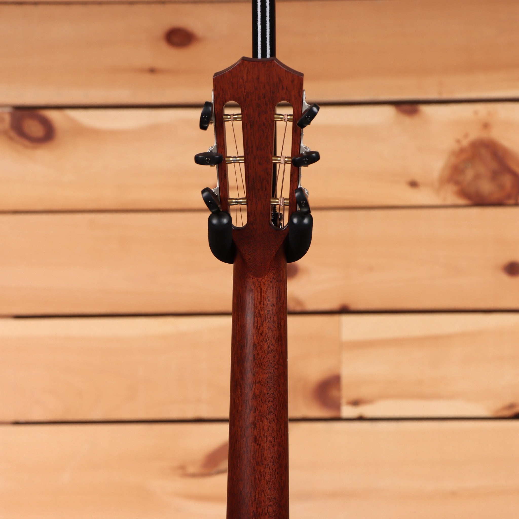 Taylor 812ce-12 Grand Concert acoustic-electric guitar natural finish with 12-fret neck and slotted headstock