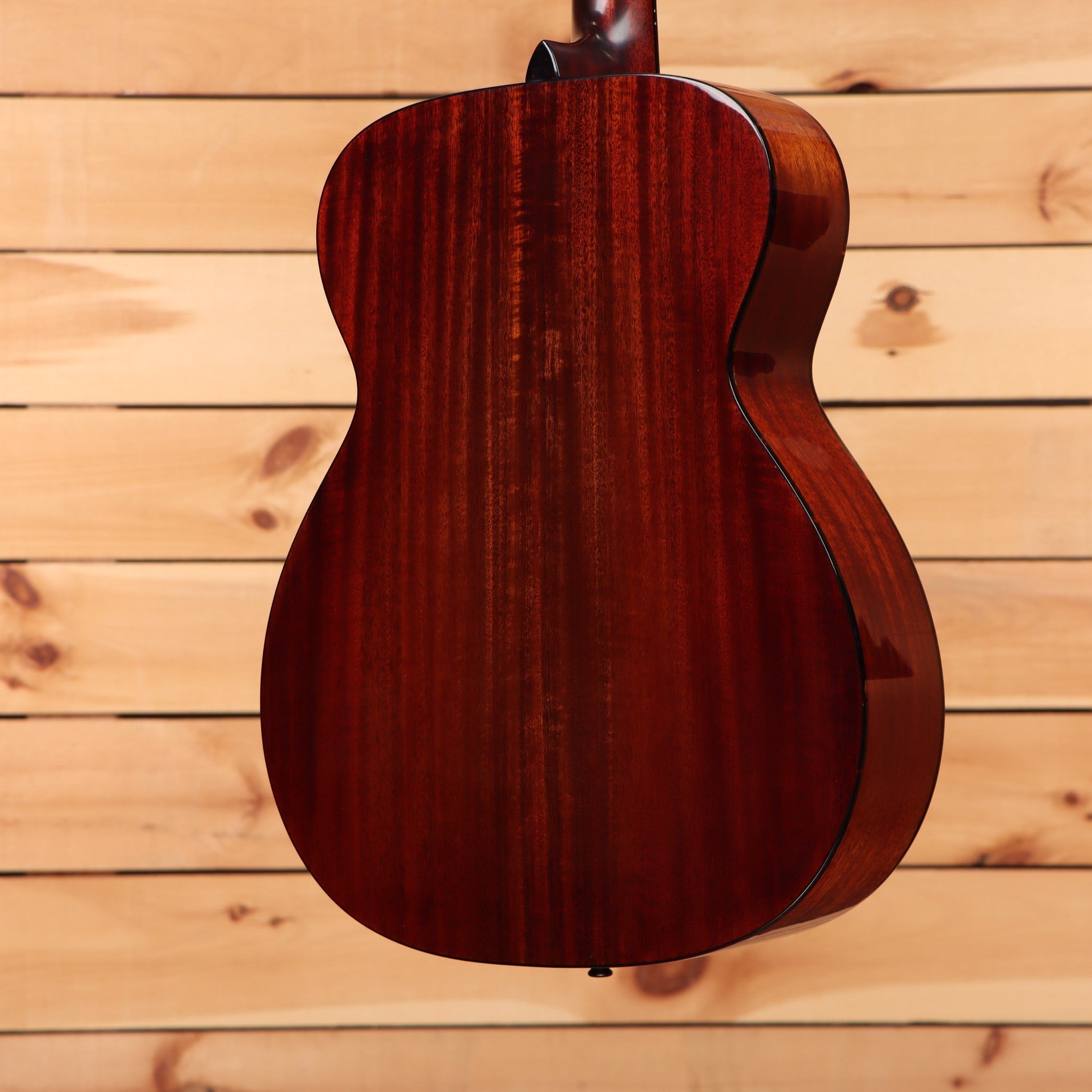 Eastman E10OM-TC pre-owned dreadnought acoustic guitar natural finish with mahogany back and sides