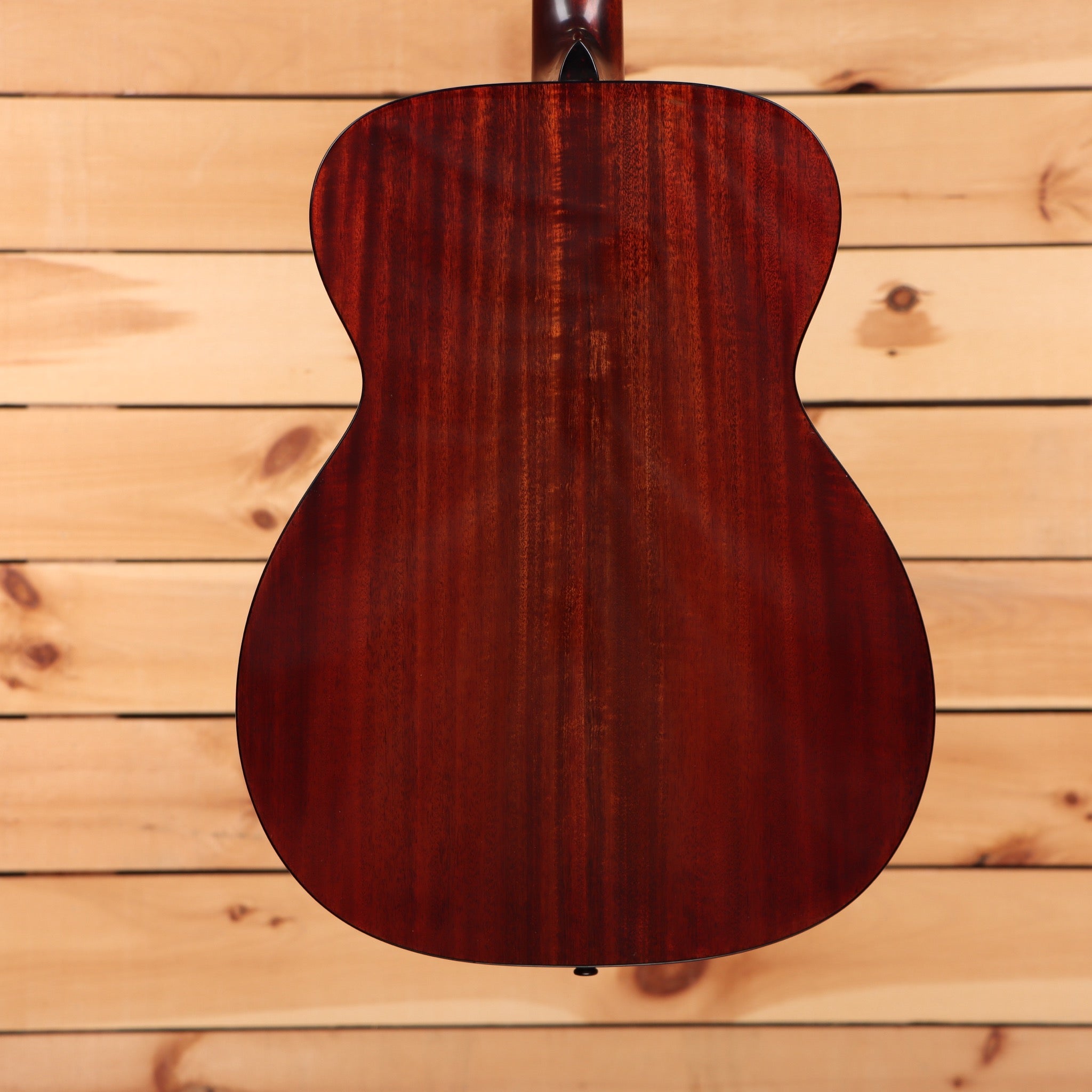 Eastman E10 OM TC pre-owned acoustic guitar natural finish with dreadnought body shape