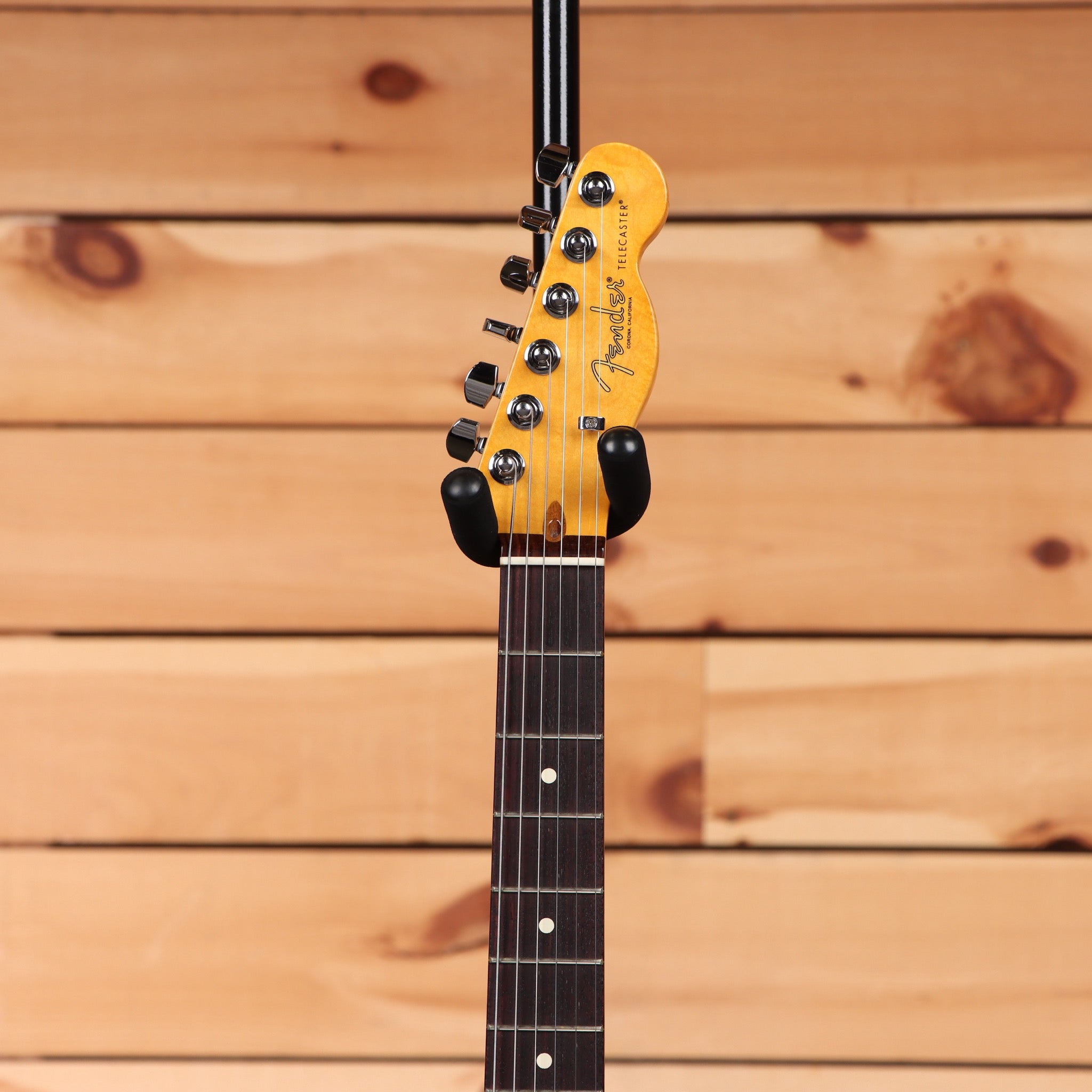 Pre-owned Fender American Professional II Telecaster electric guitar 3-Color Sunburst with single-coil pickups