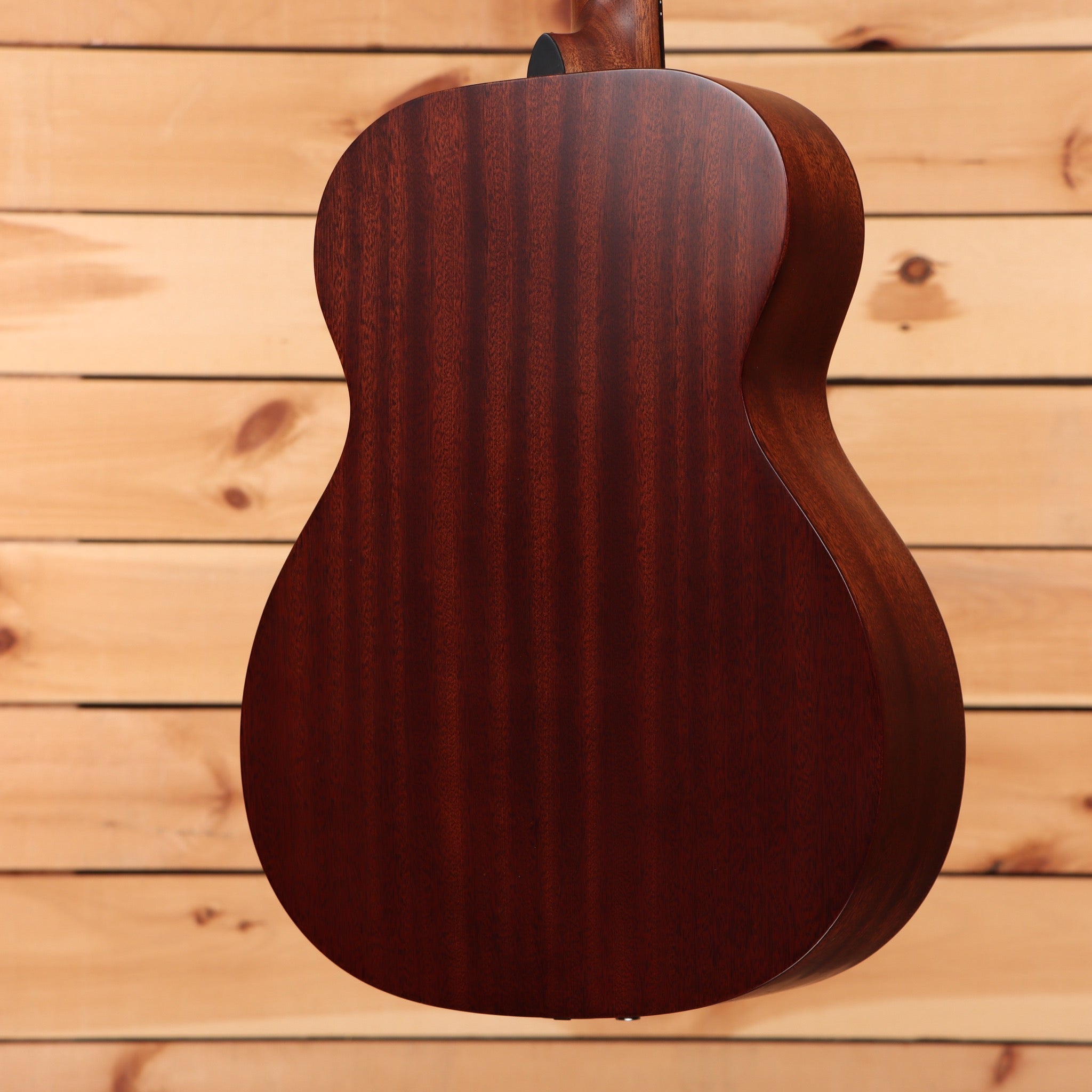 Martin 00-10E Road Series acoustic guitar pre-owned natural finish with rosewood back