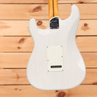 Fender American Ultra Luxe 50s Stratocaster electric guitar white blonde with single-coil pickups