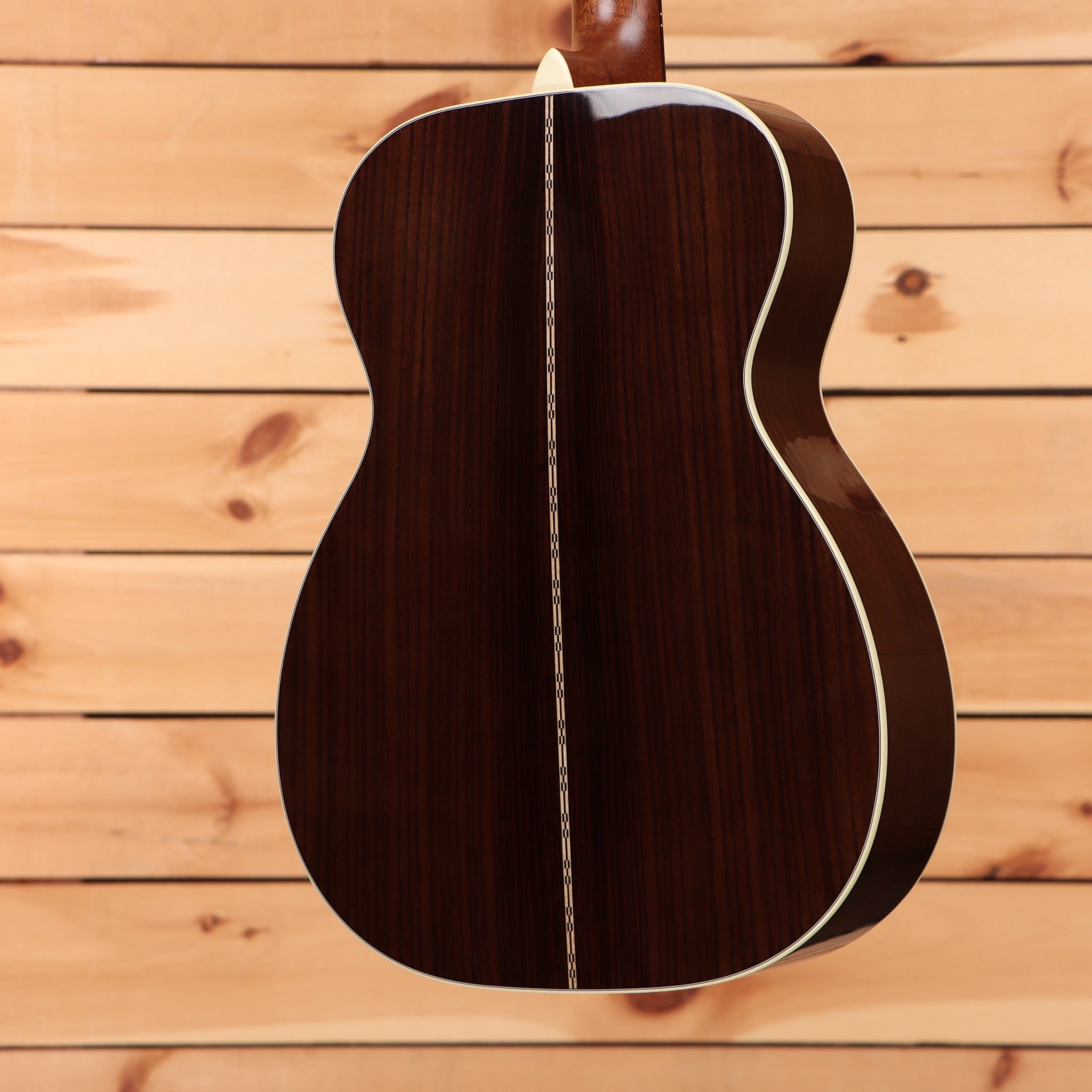 Martin 0028 dreadnought acoustic guitar natural finish rosewood back with white binding