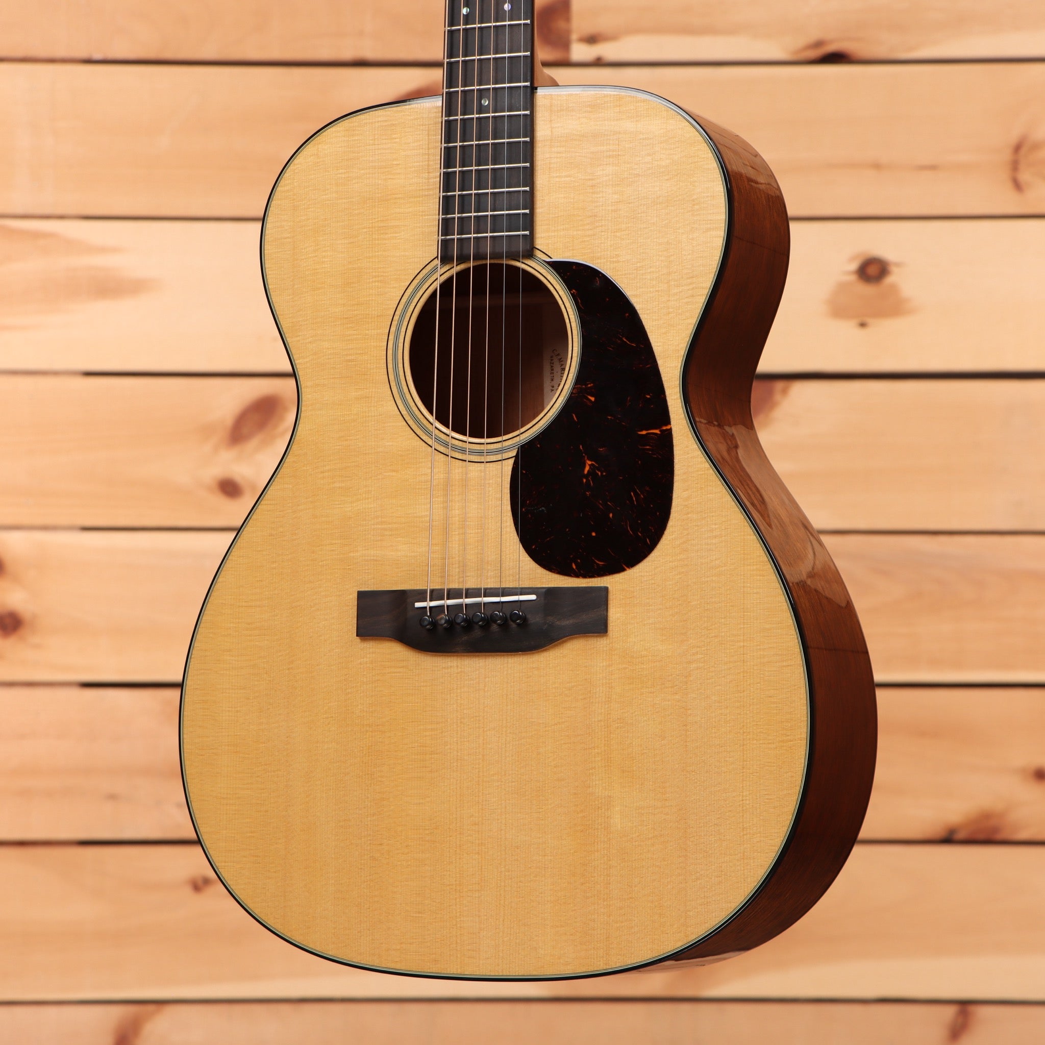 Martin 00-18 Aging Toner acoustic guitar dreadnought with rosewood back and sides
