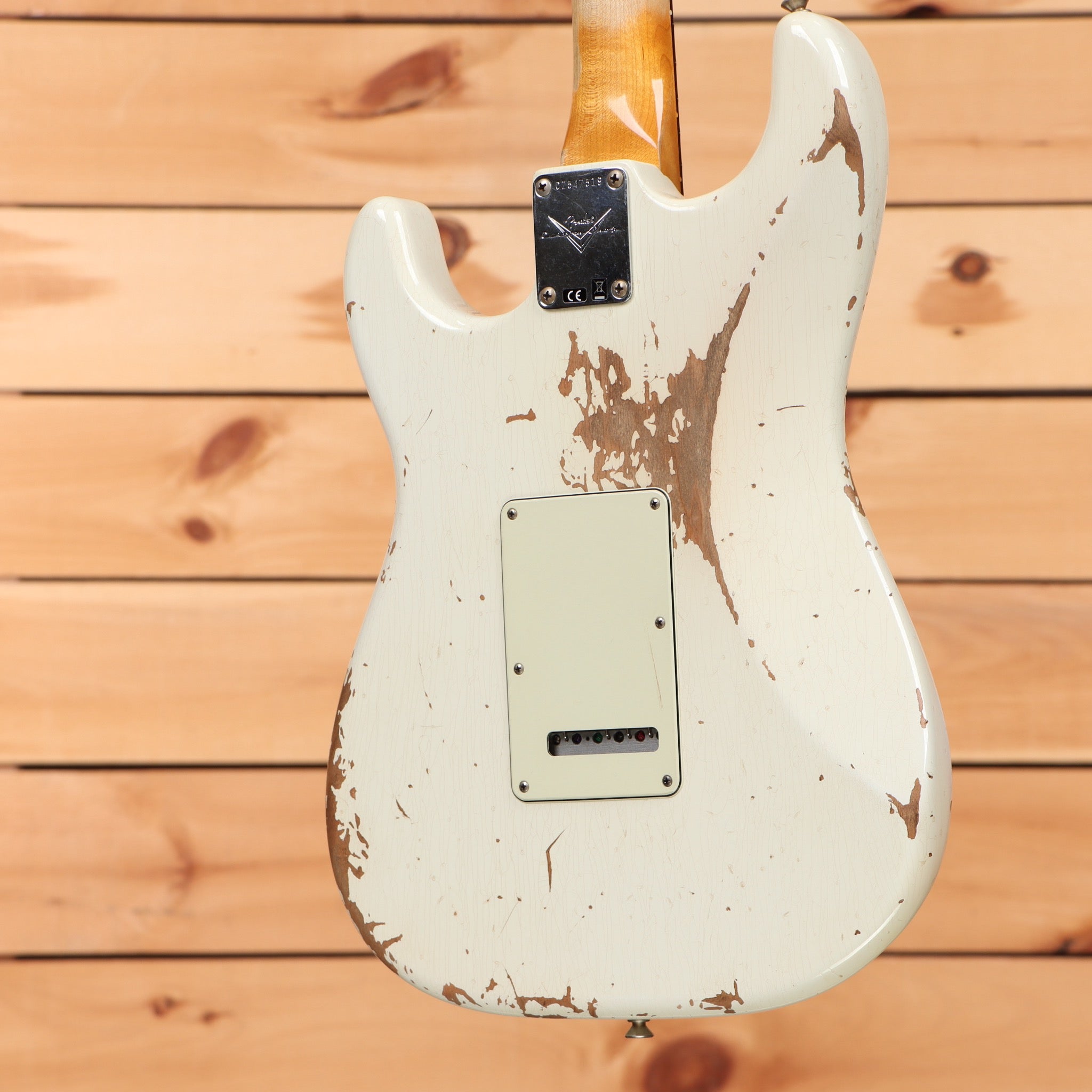 Pre-owned Fender Custom Shop 1960 Stratocaster electric guitar Heavy Relic Aged Olympic White with single-coil pickups