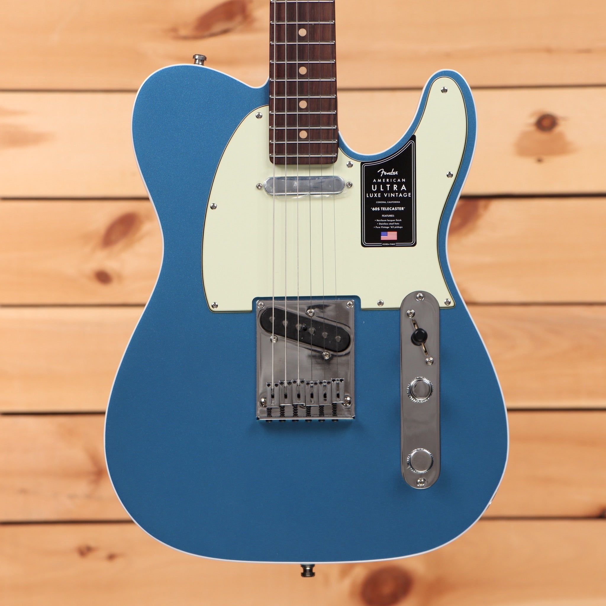 Fender American Ultra Luxe Vintage 60s Telecaster electric guitar Lake Placid Blue with single-coil pickup