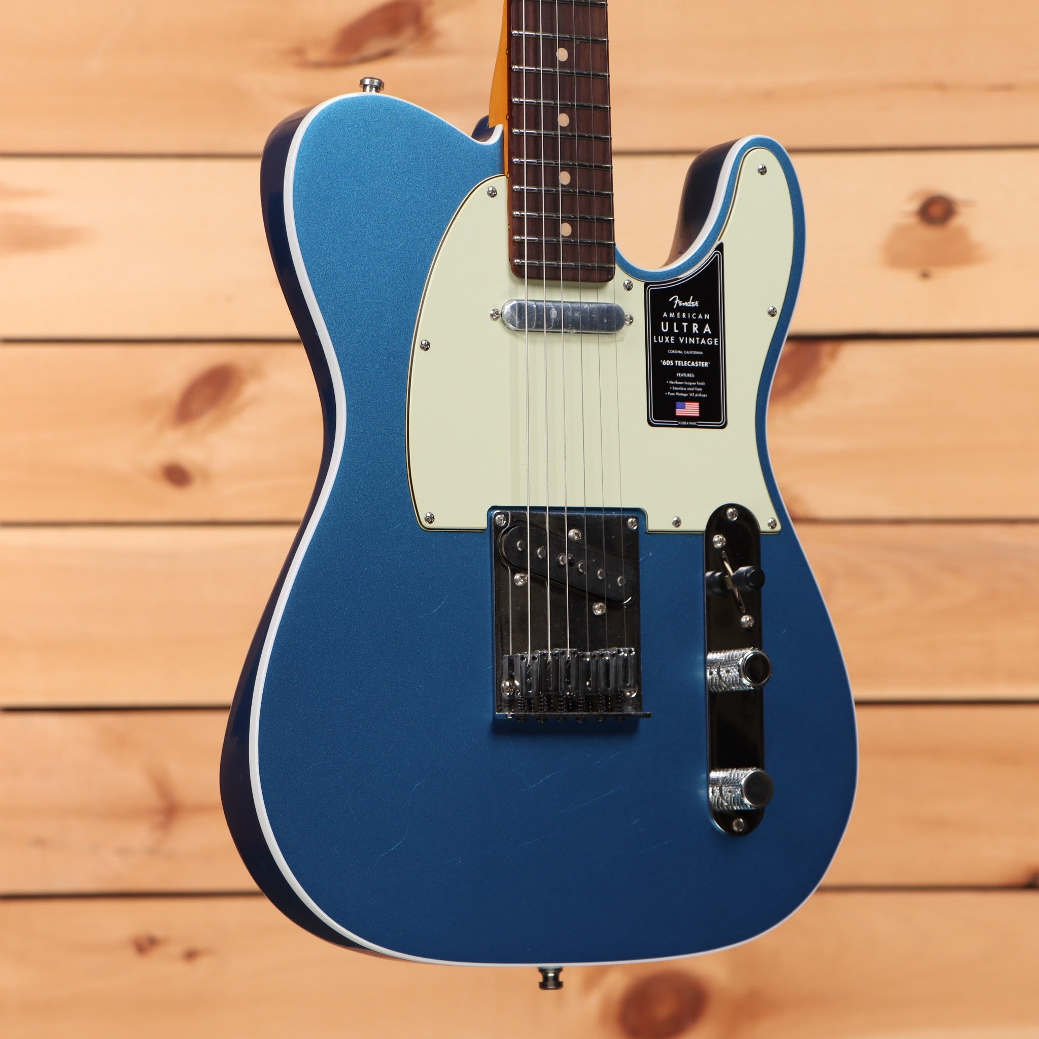 Fender American Ultra Luxe Vintage 60s Telecaster electric guitar Lake Placid Blue cream pickguard