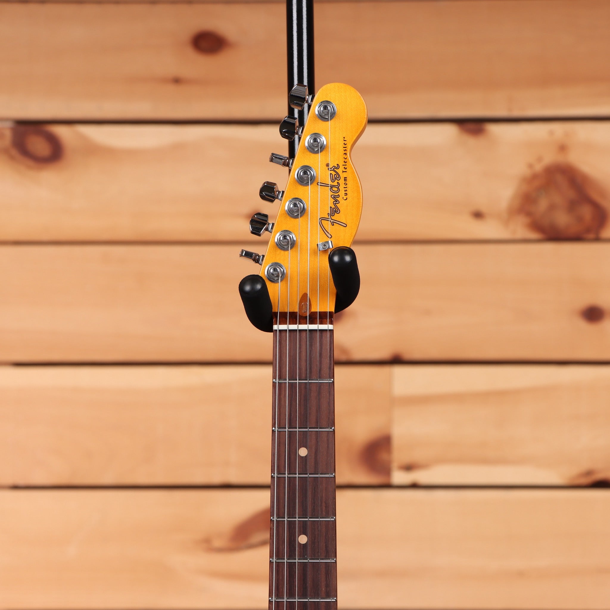 Fender American Ultra Luxe Vintage 60s Telecaster Custom electric guitar Lake Placid Blue with single-coil pickups