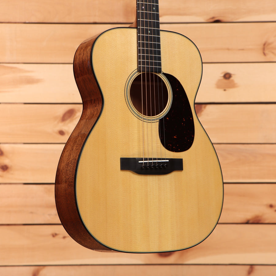 Martin 0018 dreadnought acoustic guitar aging toner finish with rosewood back and sides