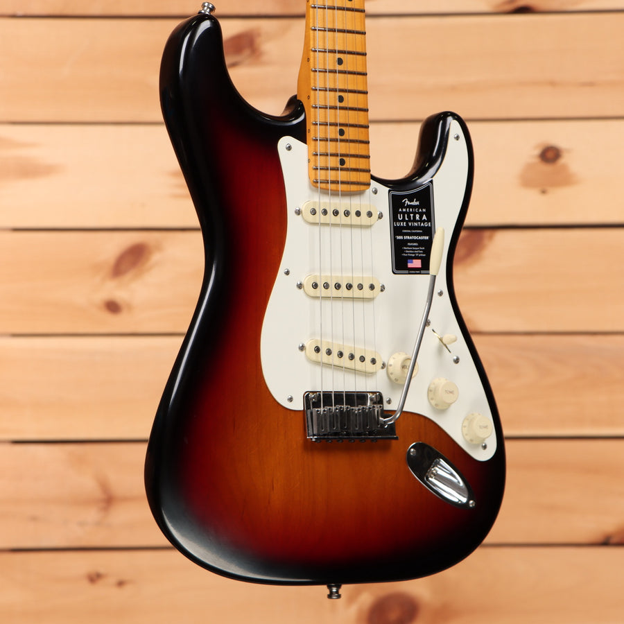 Fender American Ultra Luxe Vintage 50s Stratocaster electric guitar 3-Color Sunburst with single-coil pickups