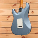 Fender American Ultra Luxe Vintage 60s Stratocaster electric guitar Ice Blue Metallic single-coil pickups