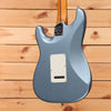Fender American Ultra Luxe Vintage '60s Stratocaster - Ice Blue Metallic