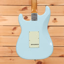 Fender Vintera II Road Worn 60s Stratocaster electric guitar Sonic Blue with single-coil pickups