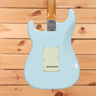 Fender Vintera II Road Worn 60s Stratocaster electric guitar Sonic Blue with single-coil pickups