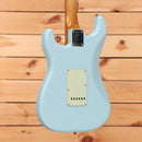 Fender Vintera II Road Worn 60s Stratocaster electric guitar Sonic Blue with single-coil pickups