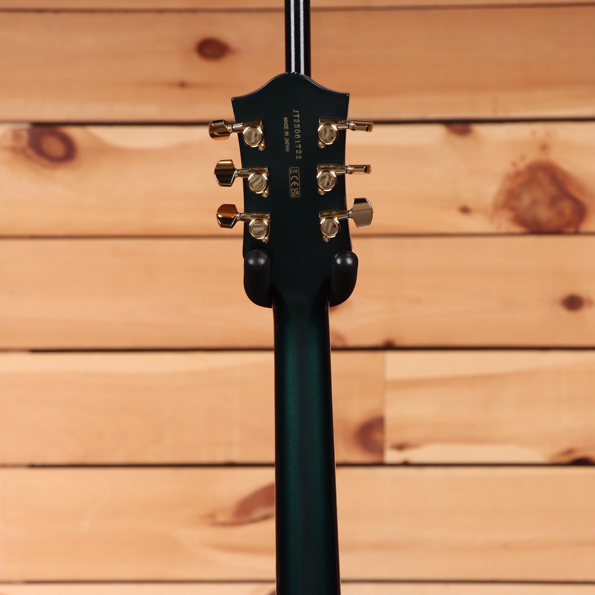 Gretsch Broadkaster LX Center-Block semi-hollow electric guitar Cadillac Green with Bigsby tremolo and gold tuners