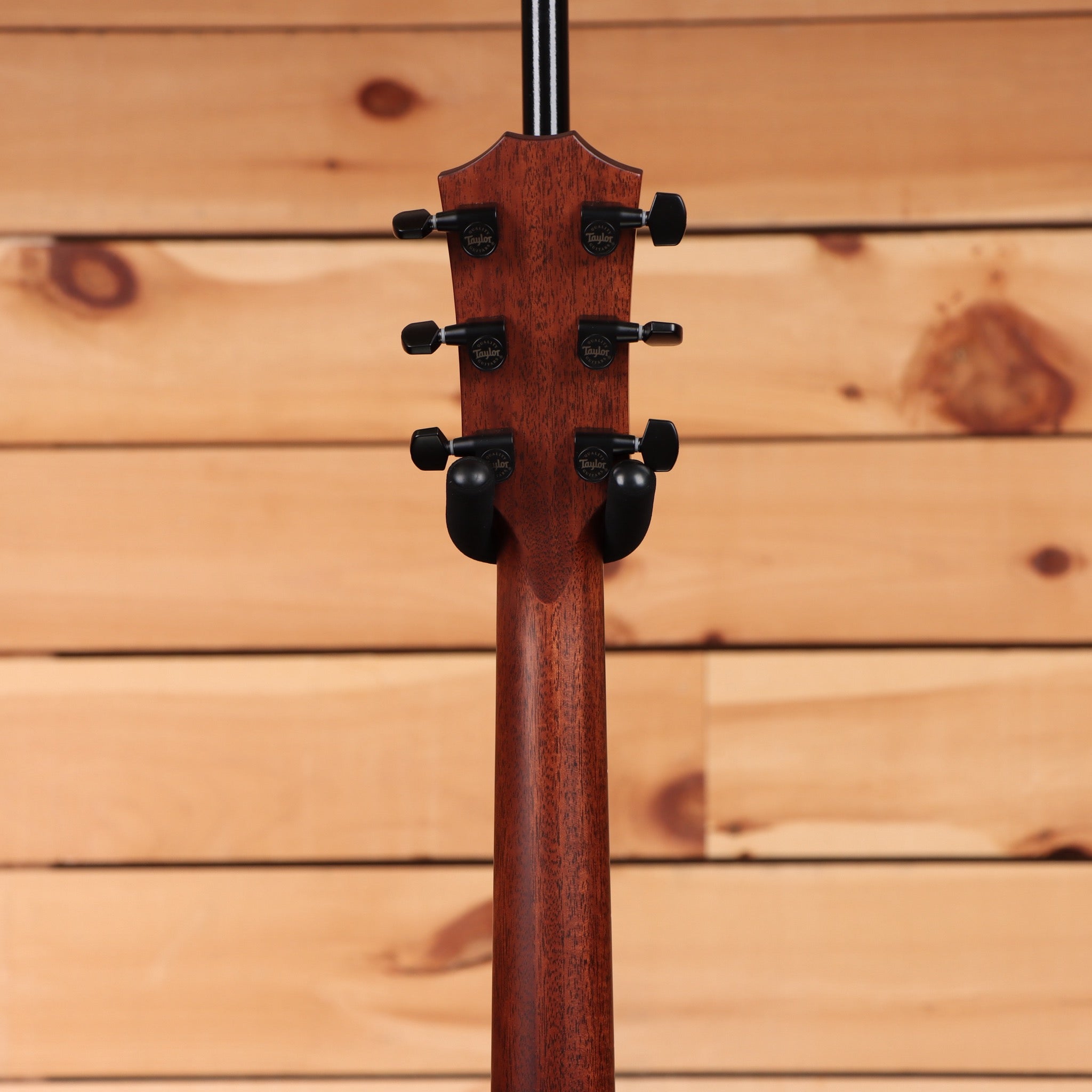 Taylor 322ce Grand Concert acoustic-electric guitar Shaded Edgeburst with black tuning pegs