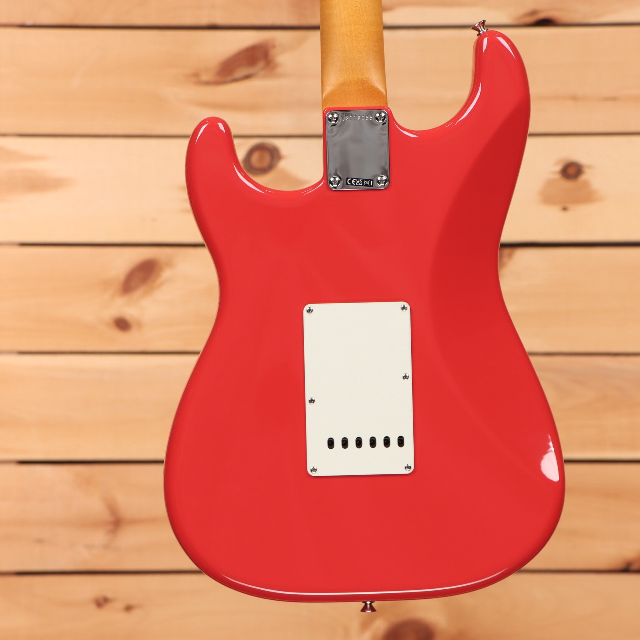 Fender Limited Edition American Vintage II 61 Stratocaster electric guitar Fiesta Red with white pickguard