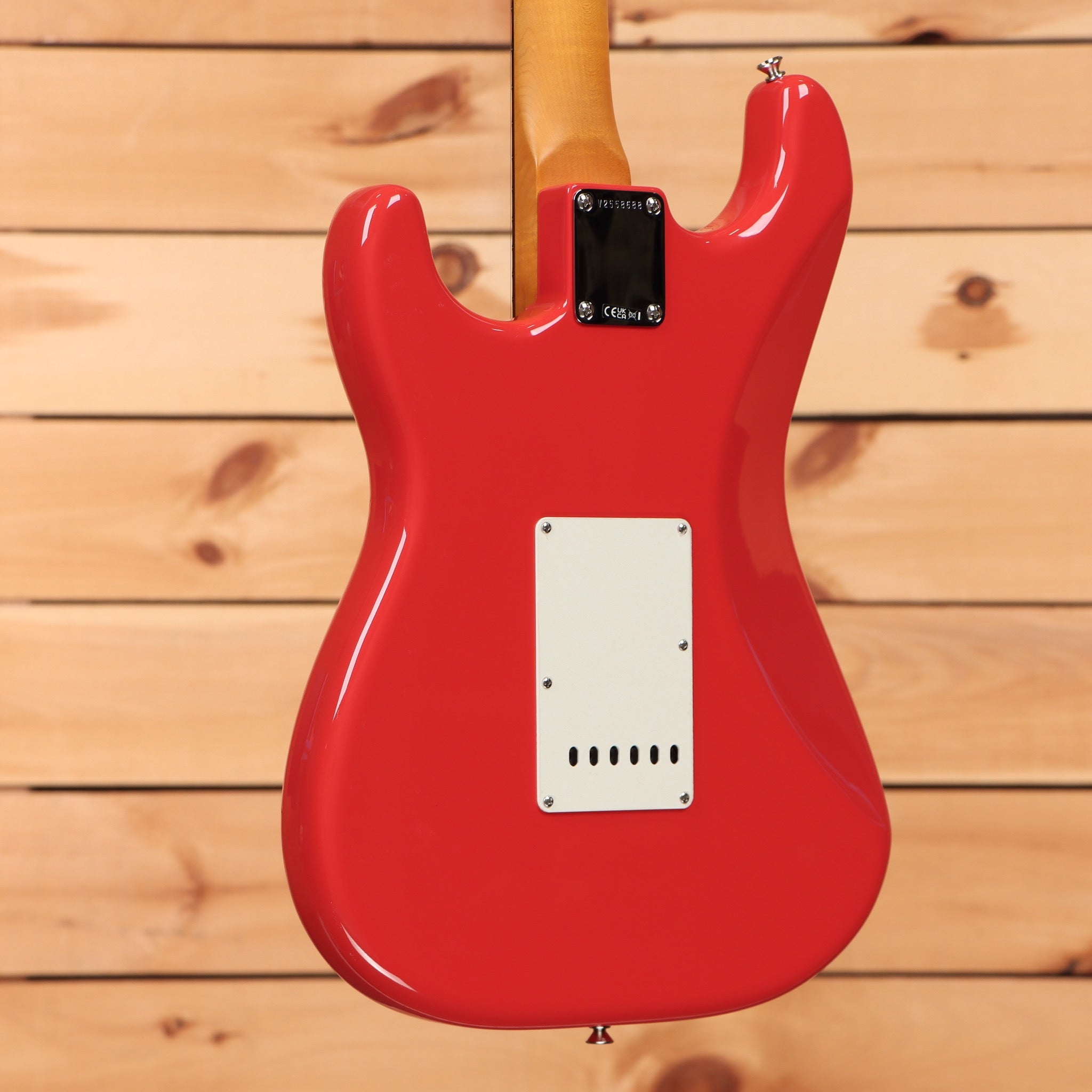 Fender Limited Edition American Vintage II 61 Stratocaster electric guitar Fiesta Red with white pickguard
