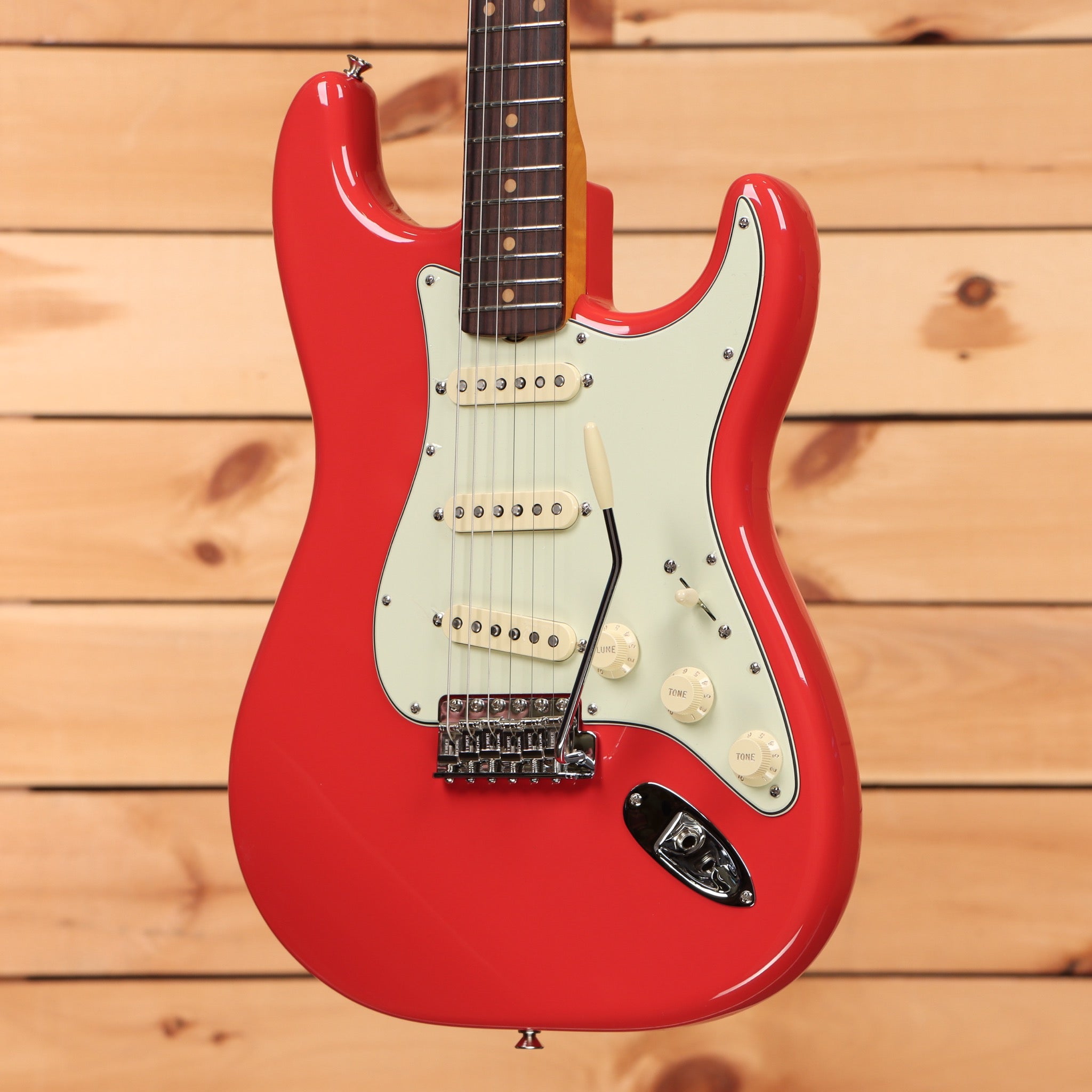 Fender Limited Edition American Vintage II 61 Stratocaster electric guitar Fiesta Red with single-coil pickups