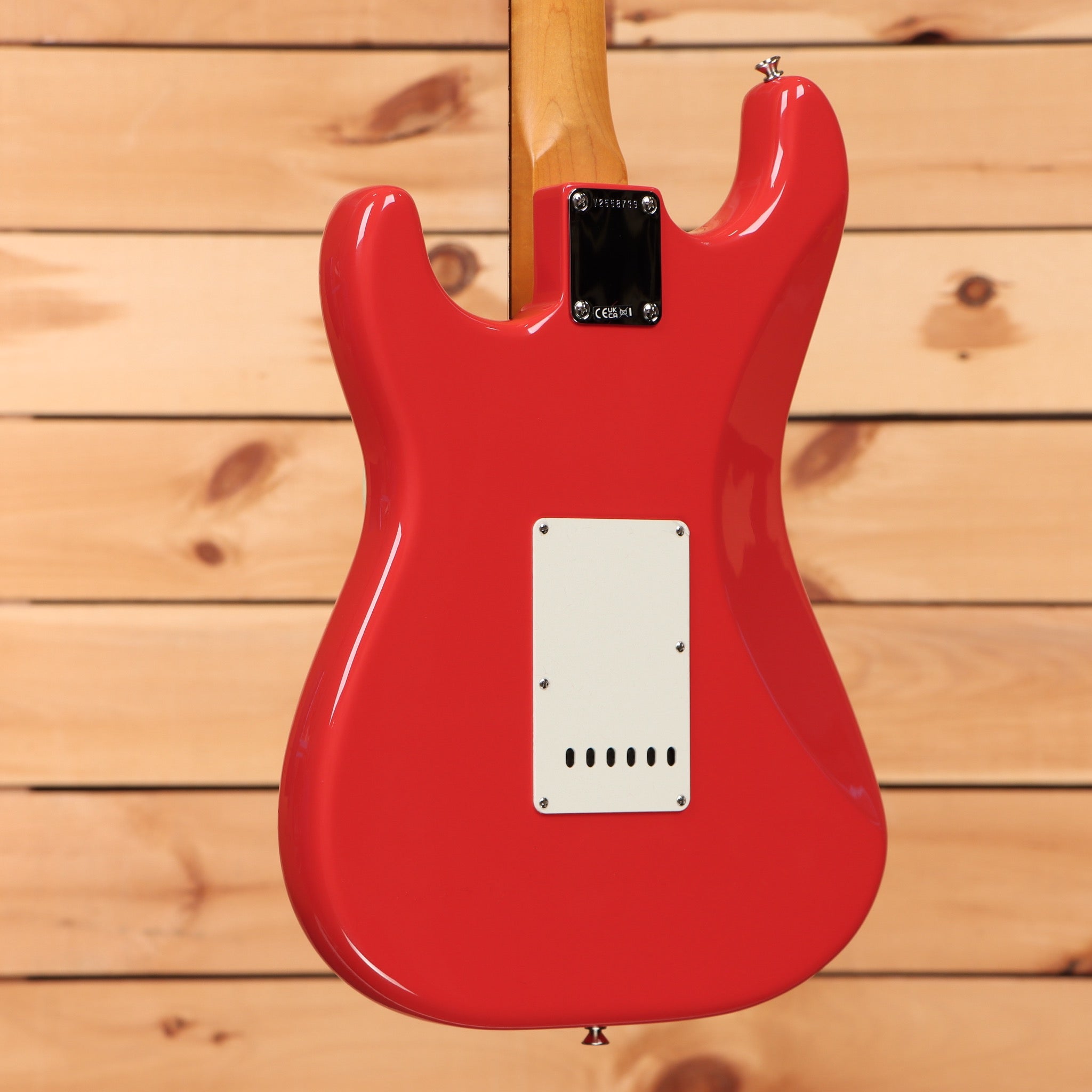 Fender Limited Edition American Vintage II 61 Stratocaster electric guitar Fiesta Red with white pickguard