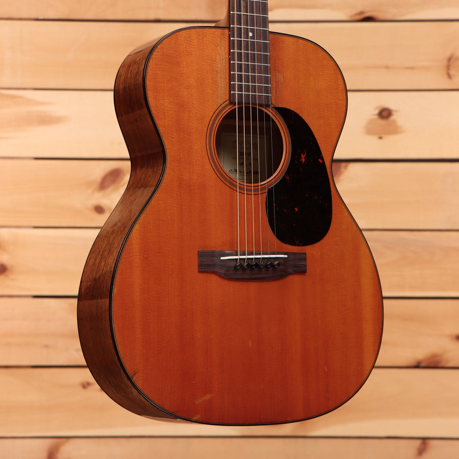 Martin 00-18 1955 CFM IV 70th acoustic guitar aged finish with dark pickguard