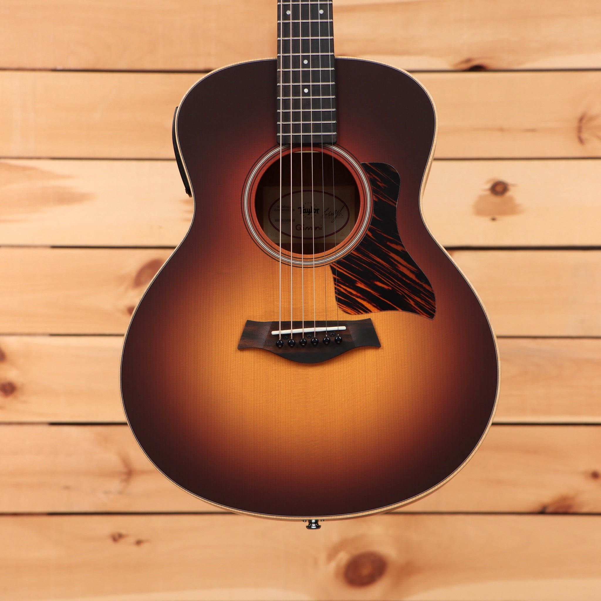 Taylor GS Mini-e Rosewood acoustic-electric guitar Sunburst with cutaway and rosewood back and sides