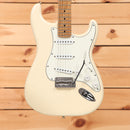 Fender Limited Player II Stratocaster electric guitar Olympic White with maple neck and three single-coil pickups