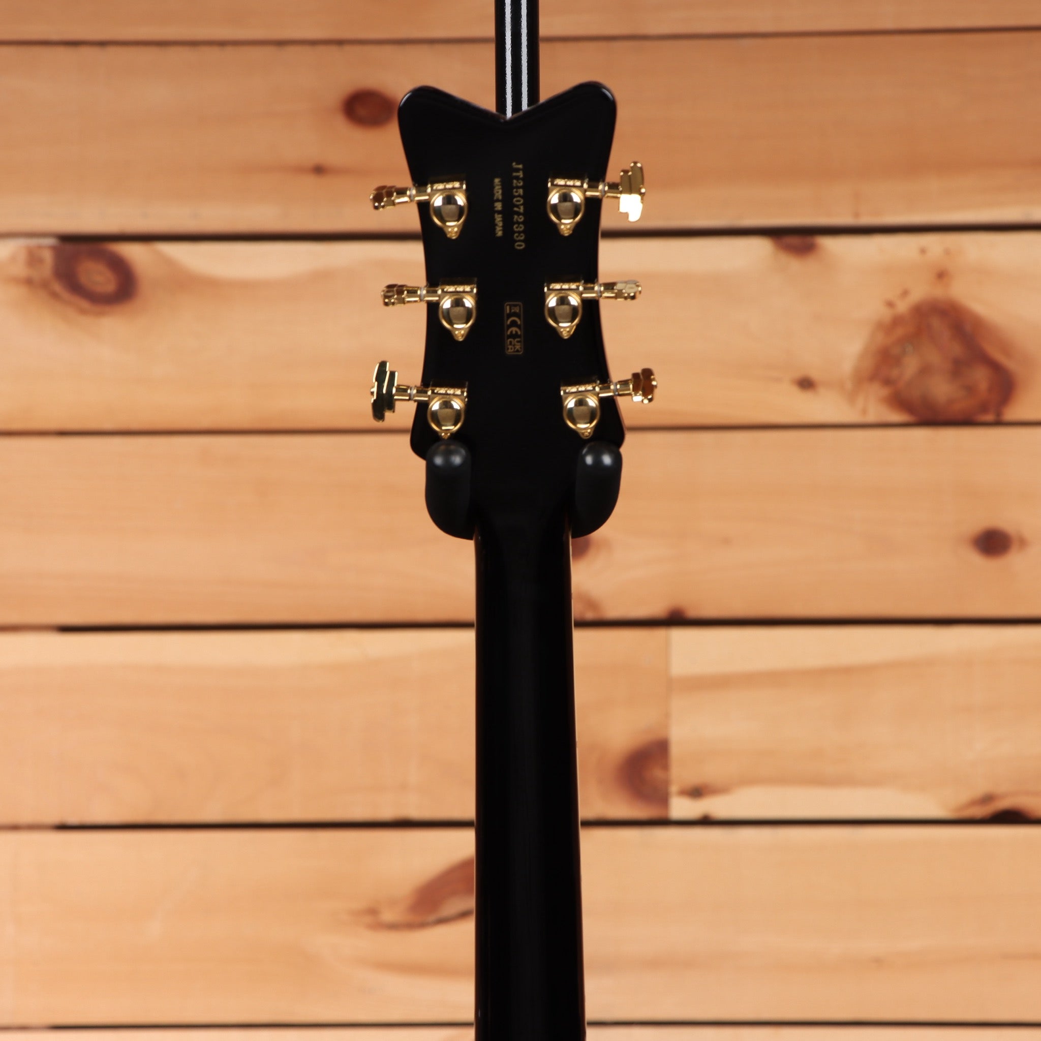 Gretsch Limited Edition Penguin electric guitar Champagne Sparkle with Bigsby tremolo and gold tuning machines