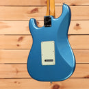 Fender American Professional Classic Stratocaster electric guitar Faded Lake Placid Blue with single-coil pickup
