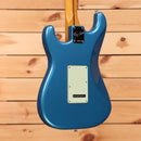 Fender American Professional Classic Stratocaster electric guitar Faded Lake Placid Blue with white pickguard and single-coil pickups