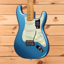 Fender American Professional Classic Stratocaster electric guitar Faded Lake Placid Blue with single-coil pickups