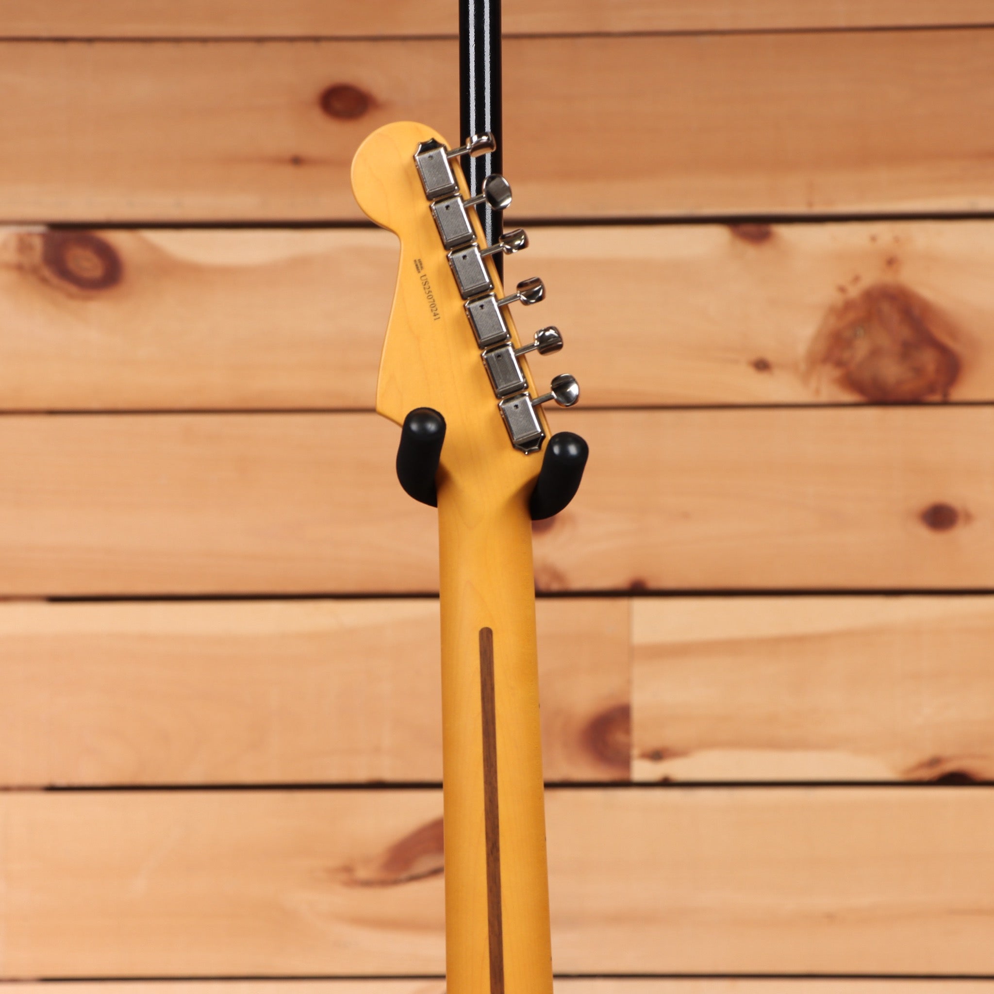 Fender American Professional Classic Stratocaster electric guitar Faded Lake Placid Blue with single-coil pickups and maple neck