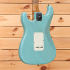 Fender Custom Shop Limited Andy Hicks Masterbuilt 1964 Stratocaster Journeyman Relic Aged Daphne Blue electric guitar with white pickguard