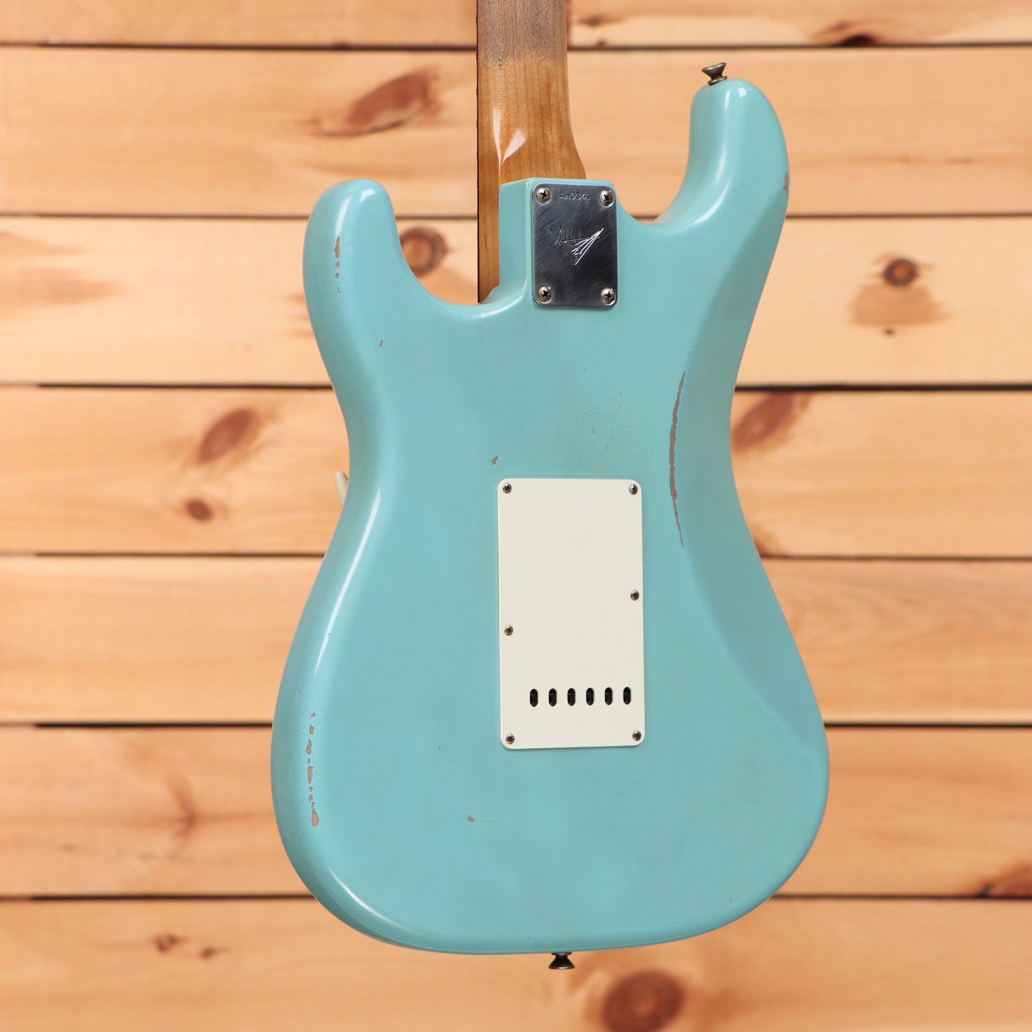 Fender Custom Shop Limited Andy Hicks Masterbuilt 1964 Stratocaster Journeyman Relic Aged Daphne Blue electric guitar with white pickguard