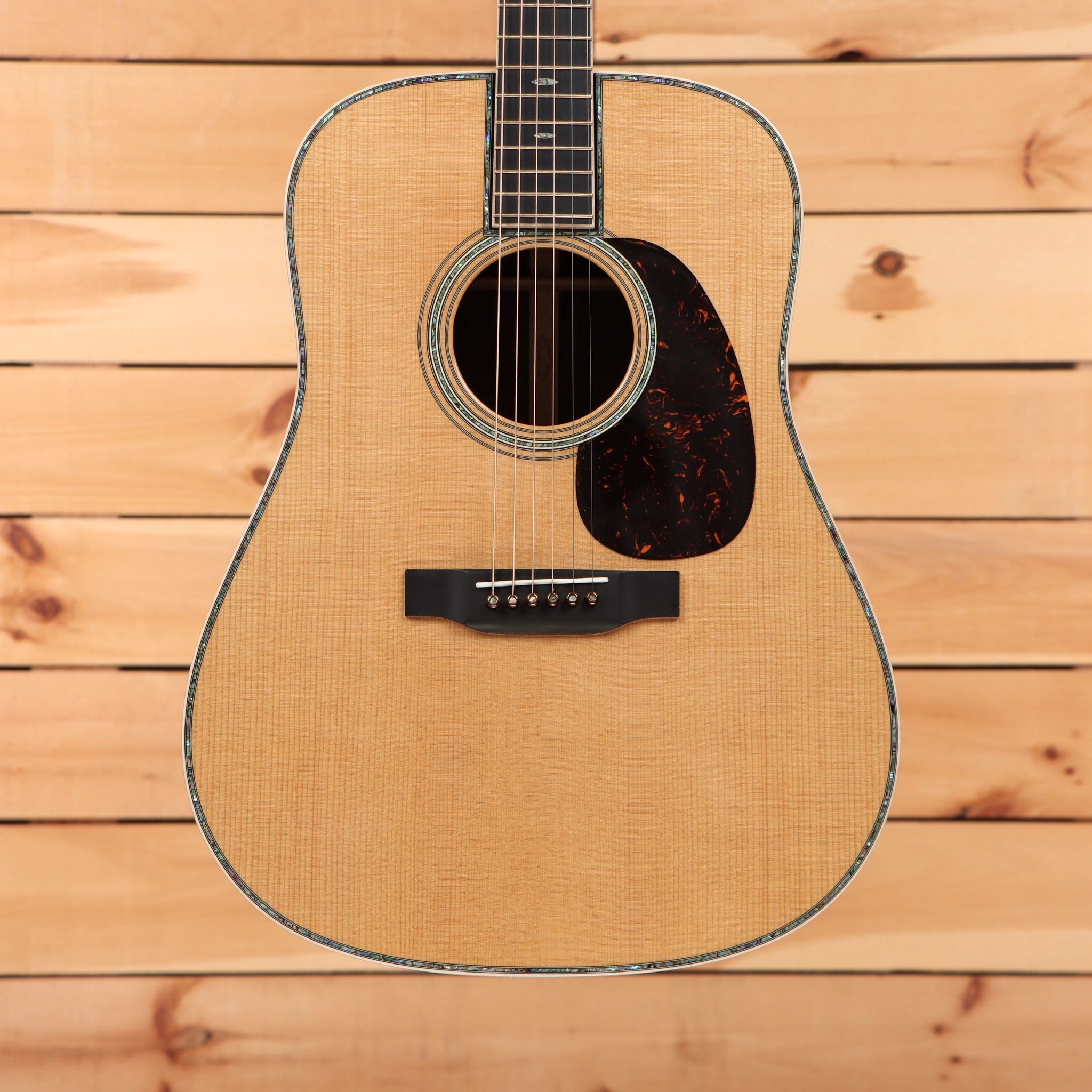 Martin D-45 Modern Deluxe dreadnought acoustic guitar natural finish pre-owned tortoiseshell pickguard