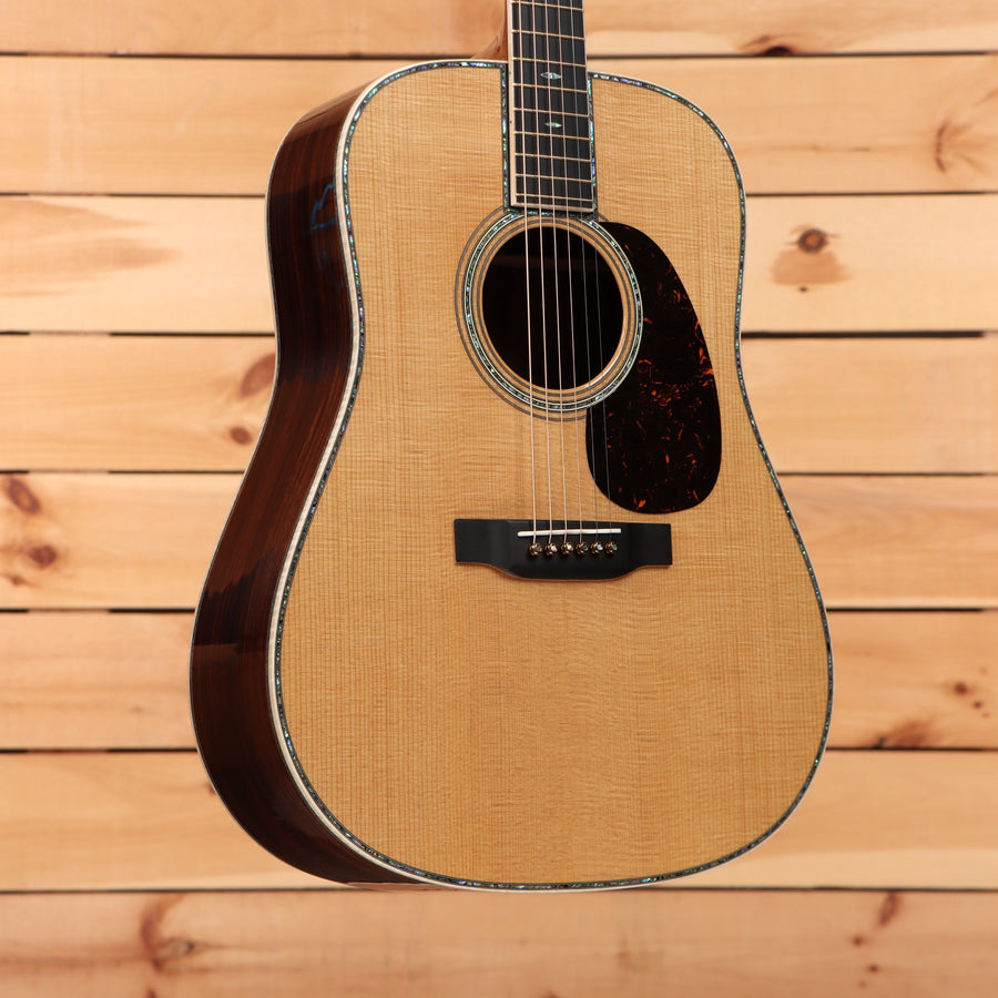 Martin D-45 Modern Deluxe dreadnought acoustic guitar natural finish pre-owned with tortoiseshell pickguard
