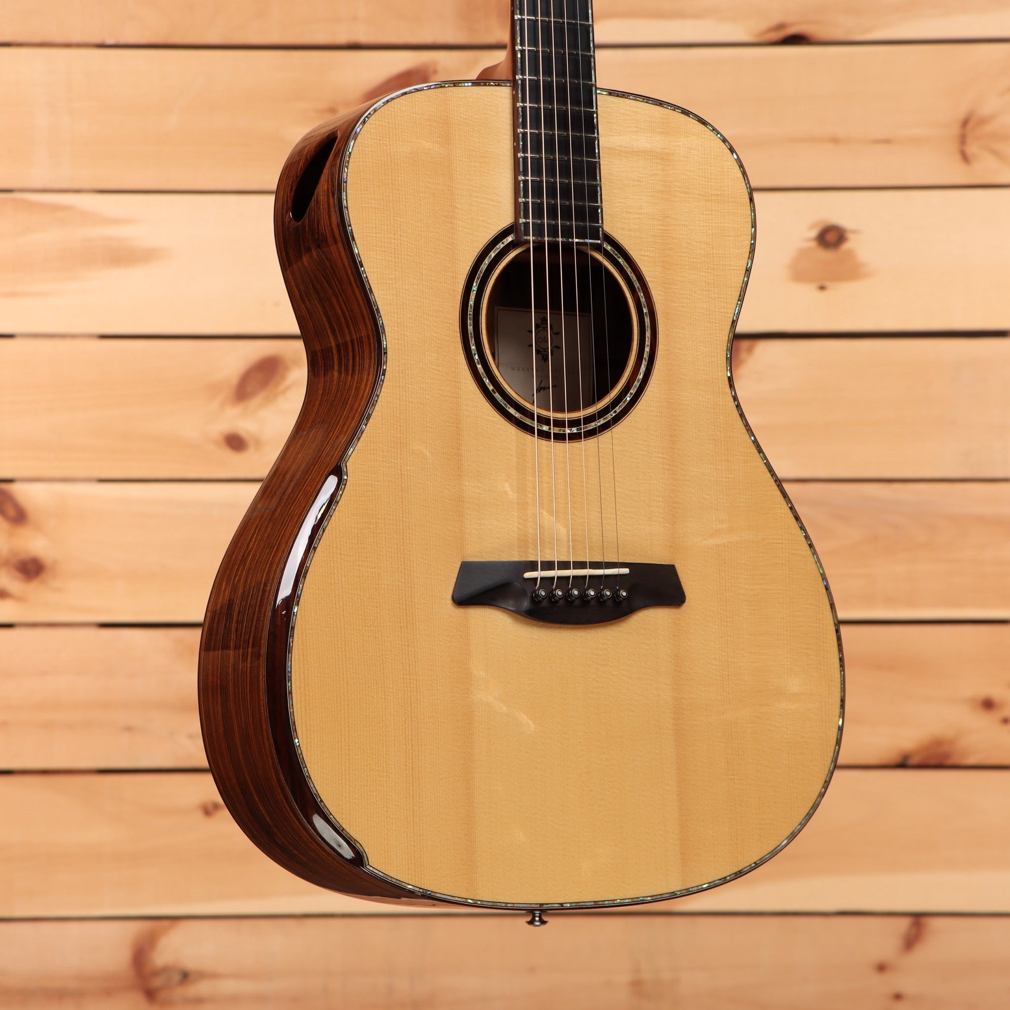 Maestro Private Collection Victoria pre-owned dreadnought acoustic guitar natural finish with rosewood back and sides