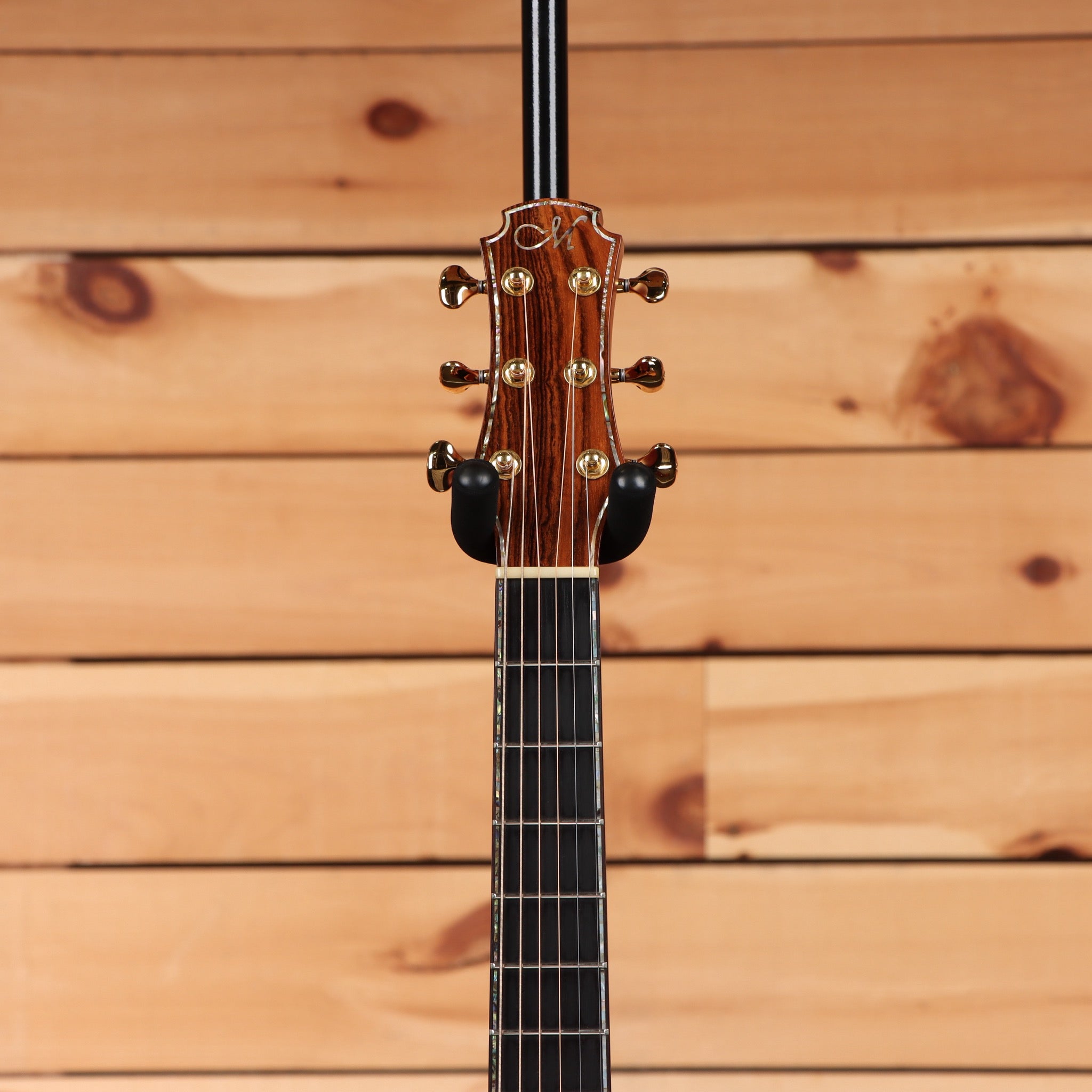 Maestro Private Collection Victoria pre-owned acoustic guitar natural finish with rosewood headstock and inlaid fretboard