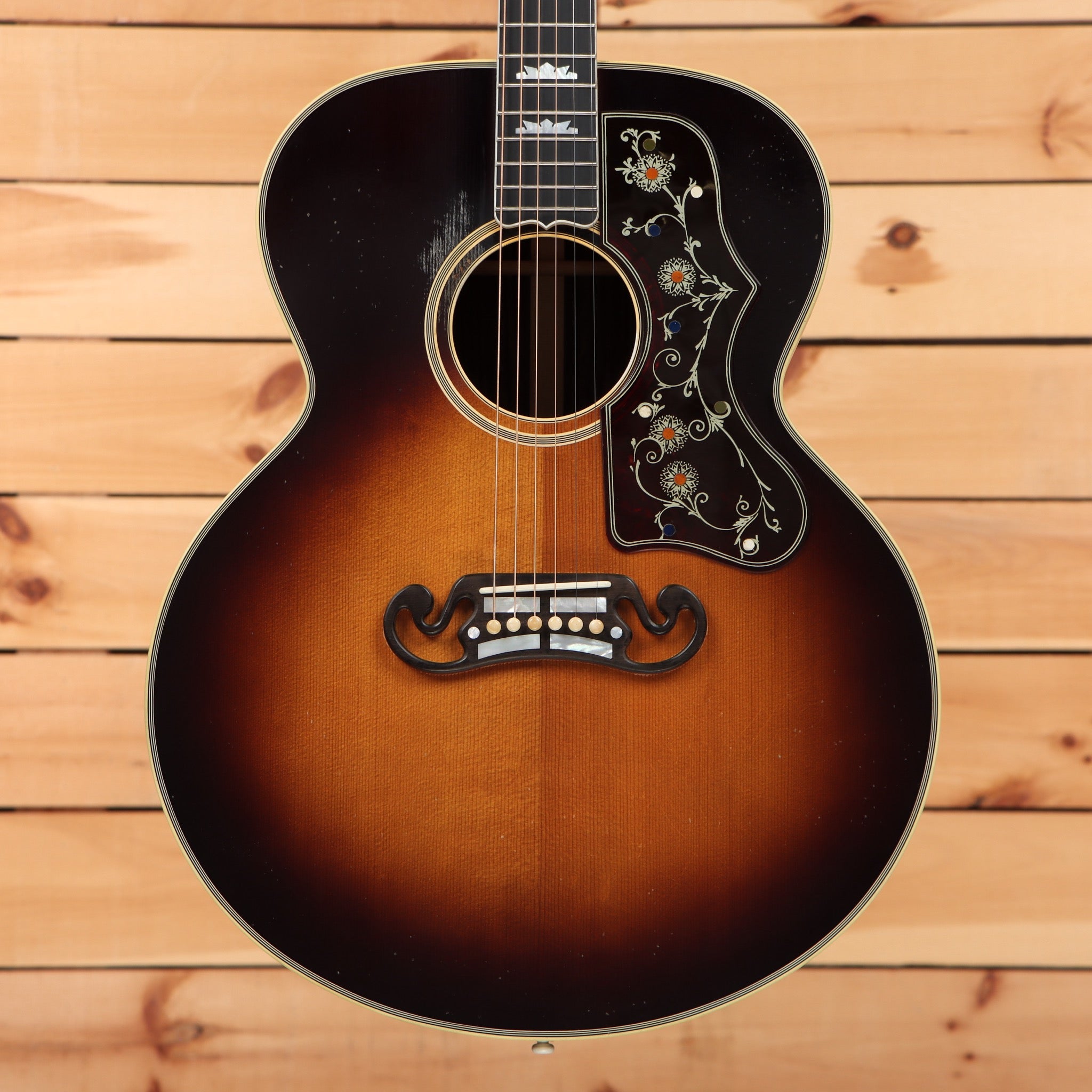 Gibson SJ-200 Jumbo acoustic guitar light aged vintage sunburst with ornate pickguard inlay