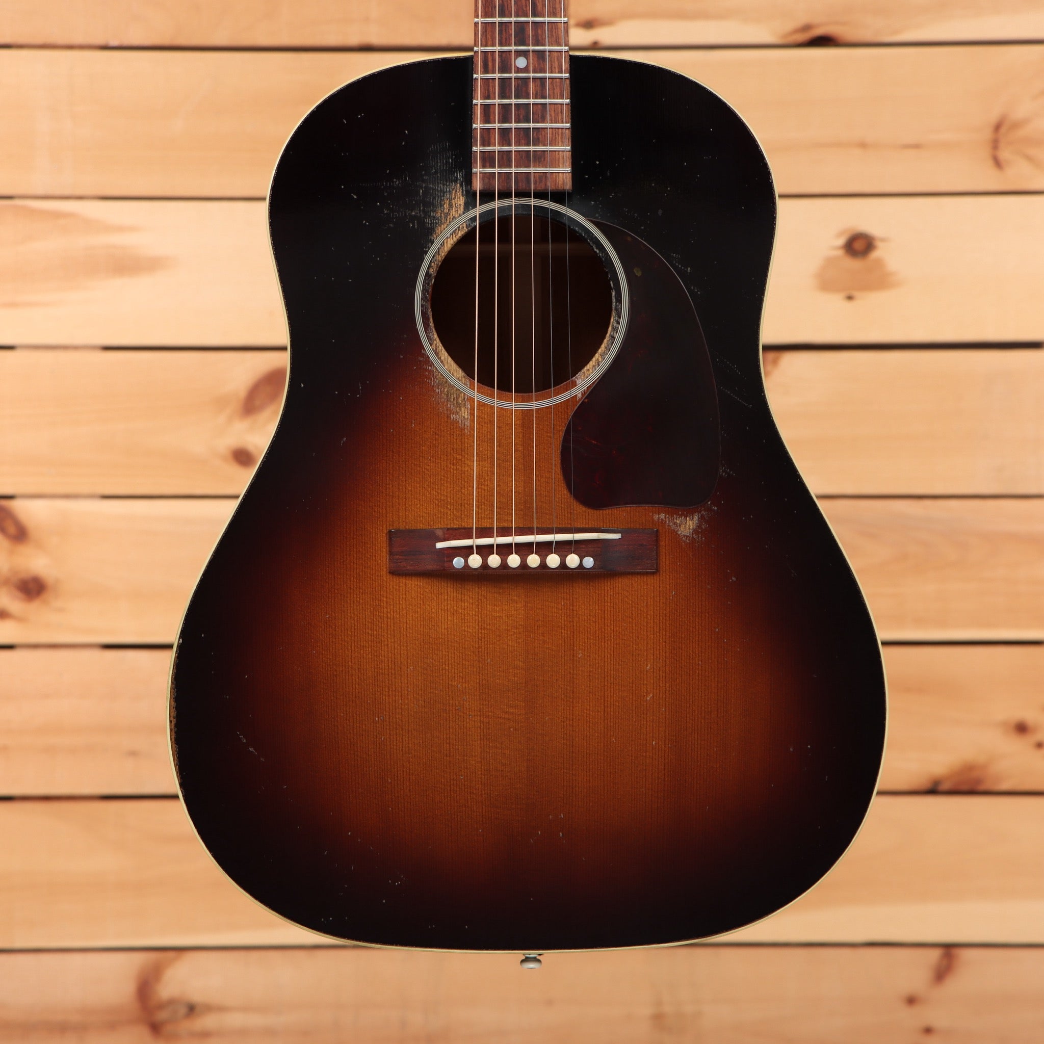 Gibson 1942 Banner J-45 heavy-aged acoustic guitar Vintage Sunburst with rosewood fretboard