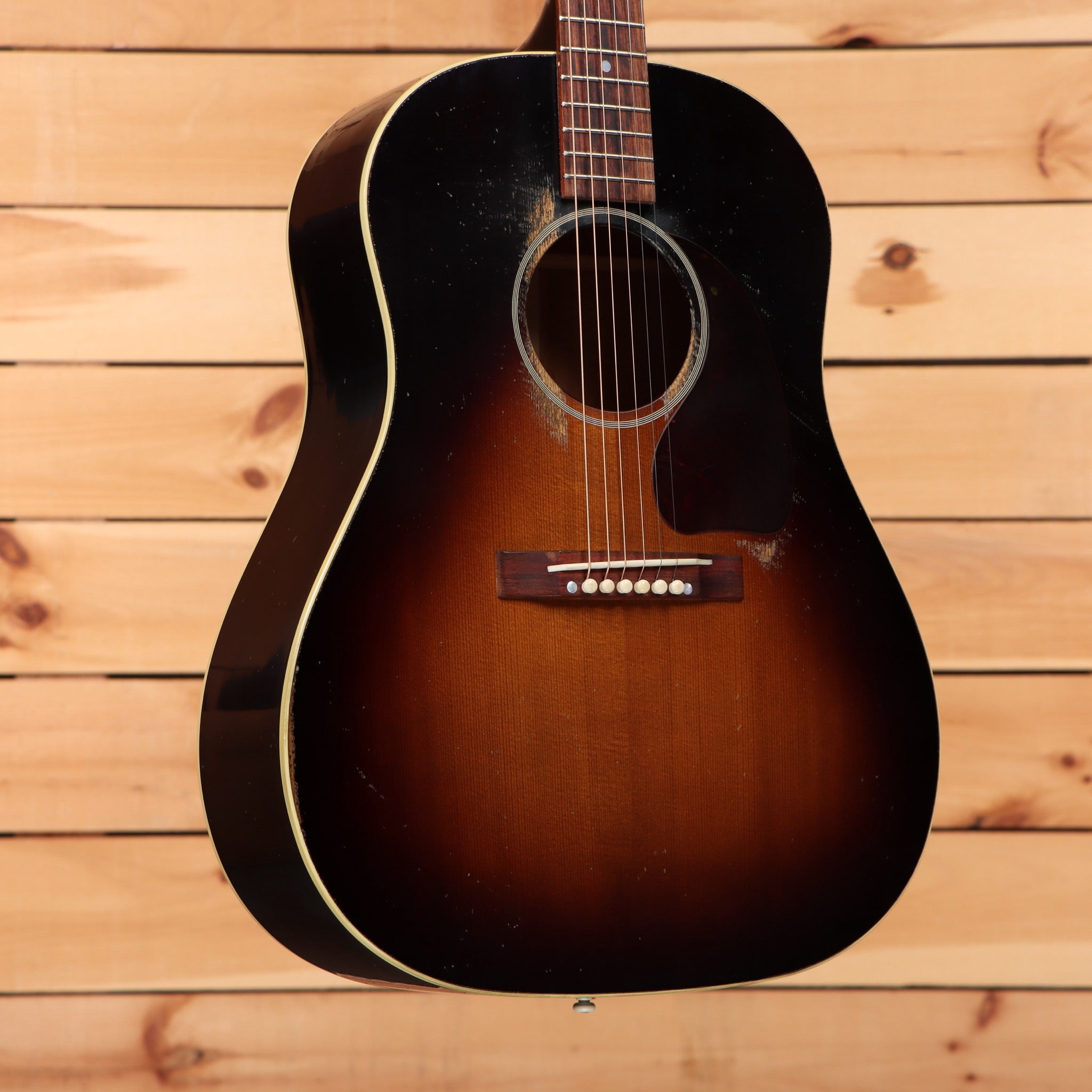 Gibson 1942 Banner J45 Heavy Aged dreadnought acoustic guitar Vintage Sunburst with cream binding