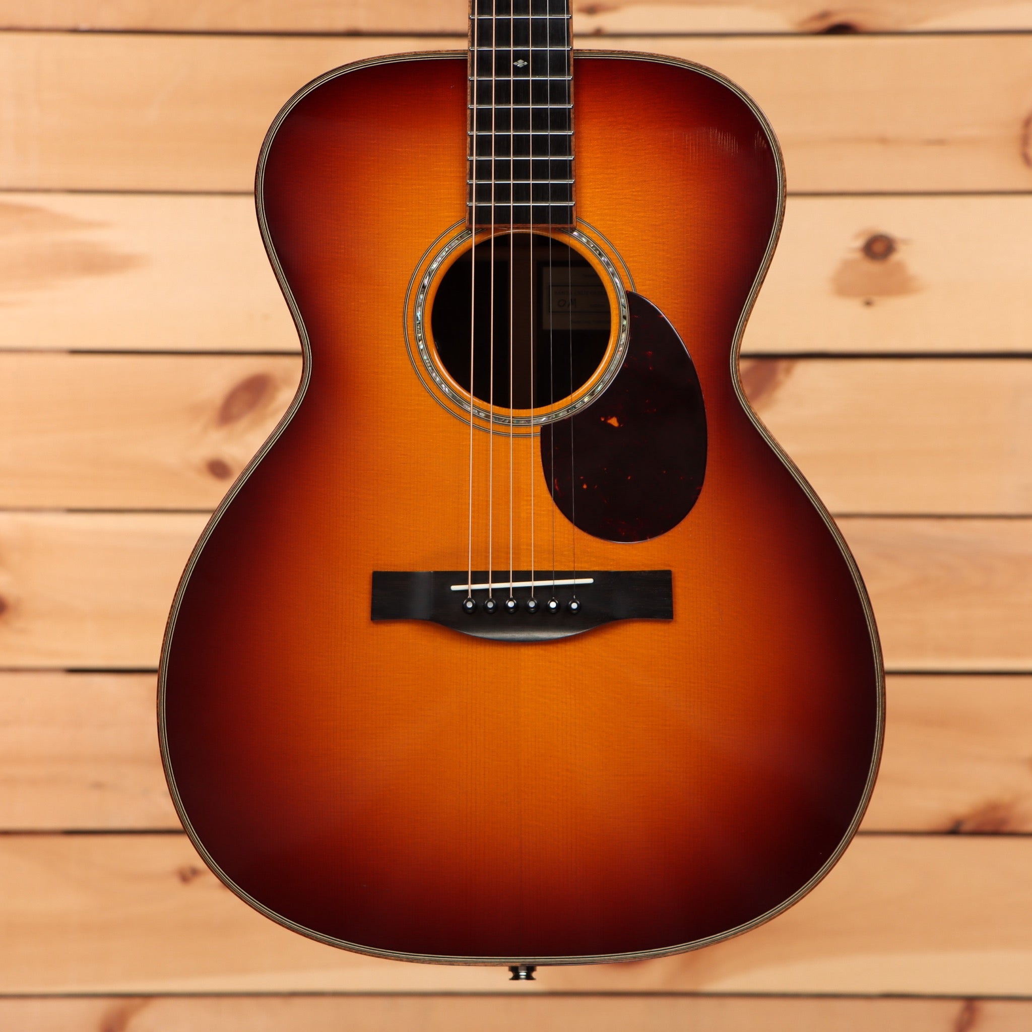 Pre-owned Santa Cruz OM Custom acoustic guitar sunburst finish with 12-fret neck joint