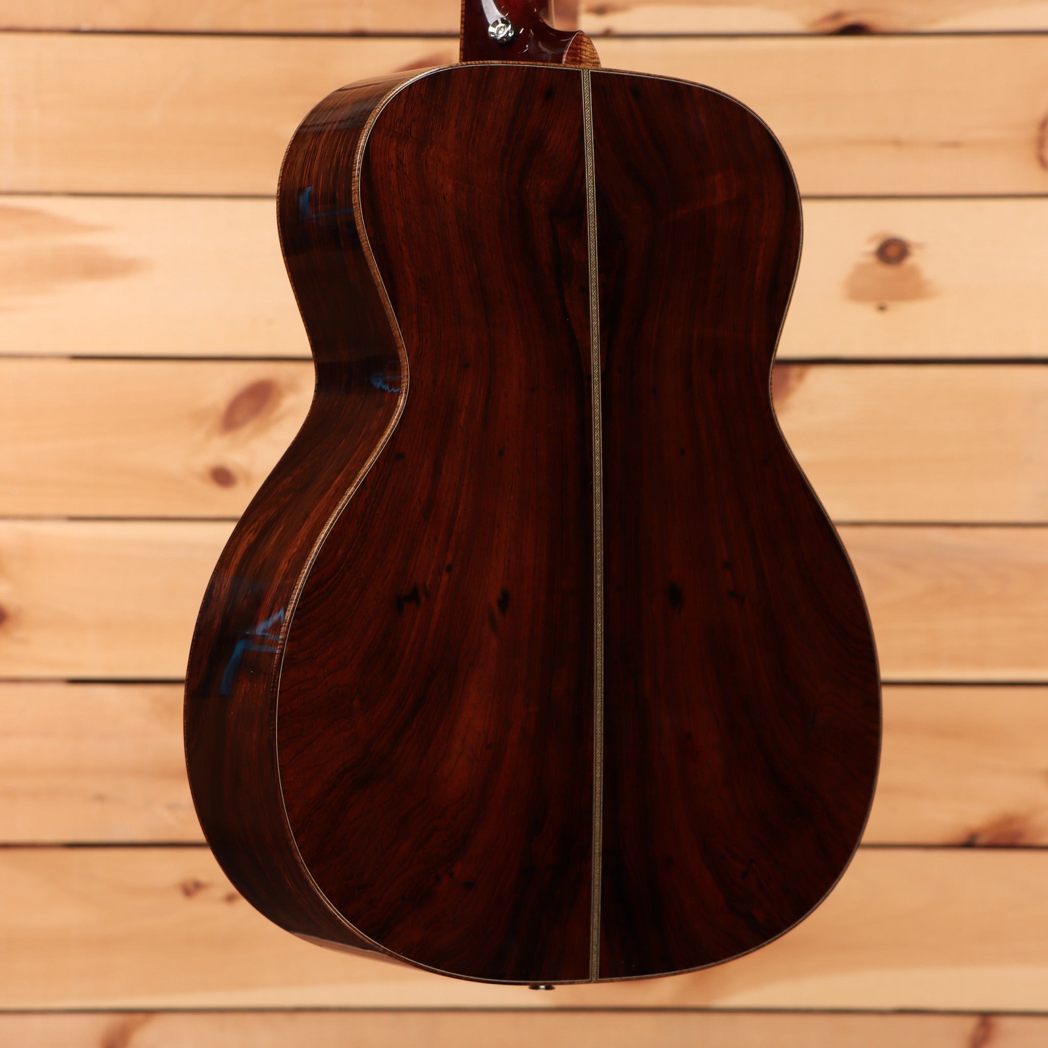 Santa Cruz OM Custom pre-owned acoustic guitar sunburst finish with center stripe binding