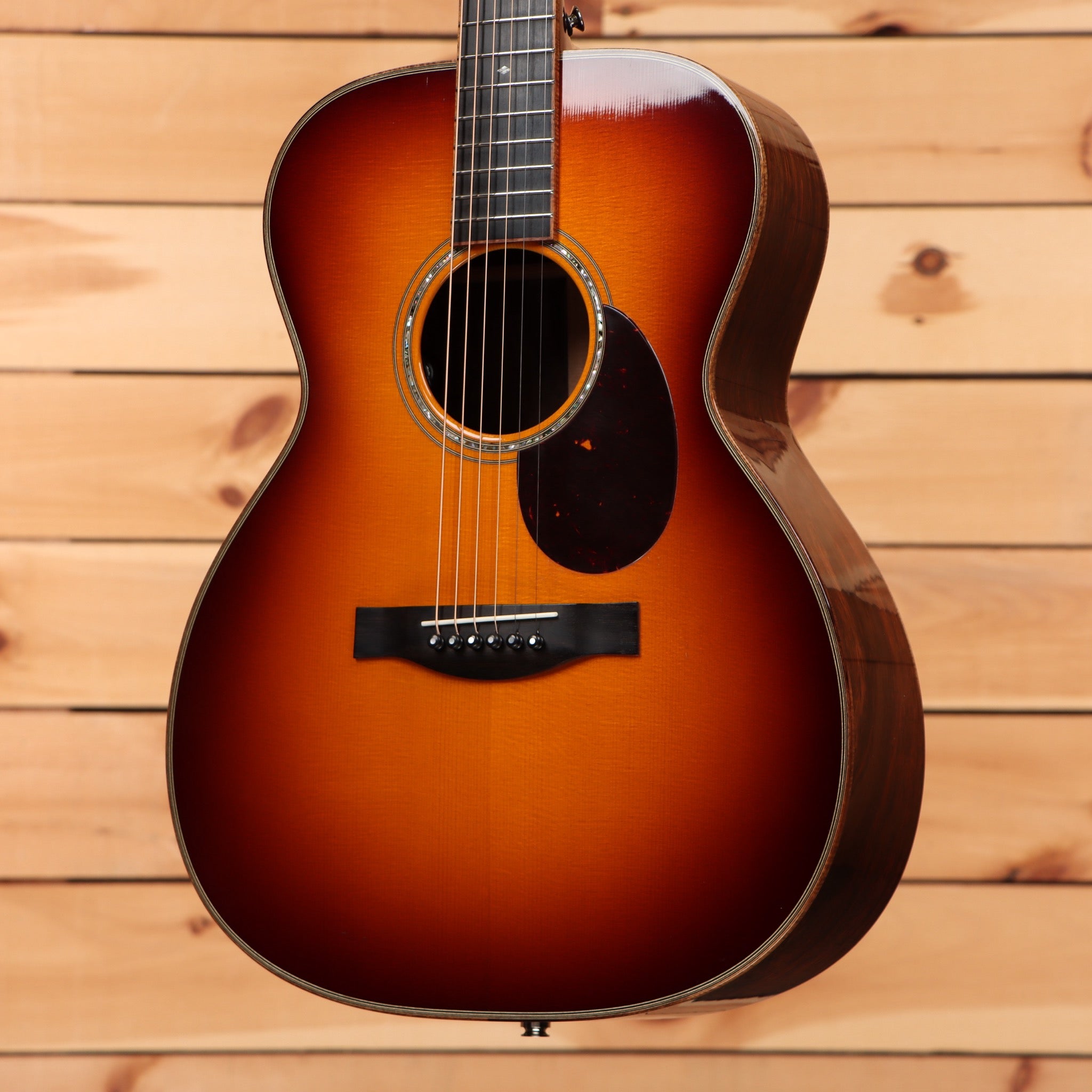 Santa Cruz OM Custom pre-owned acoustic guitar sunburst finish with rosewood fretboard