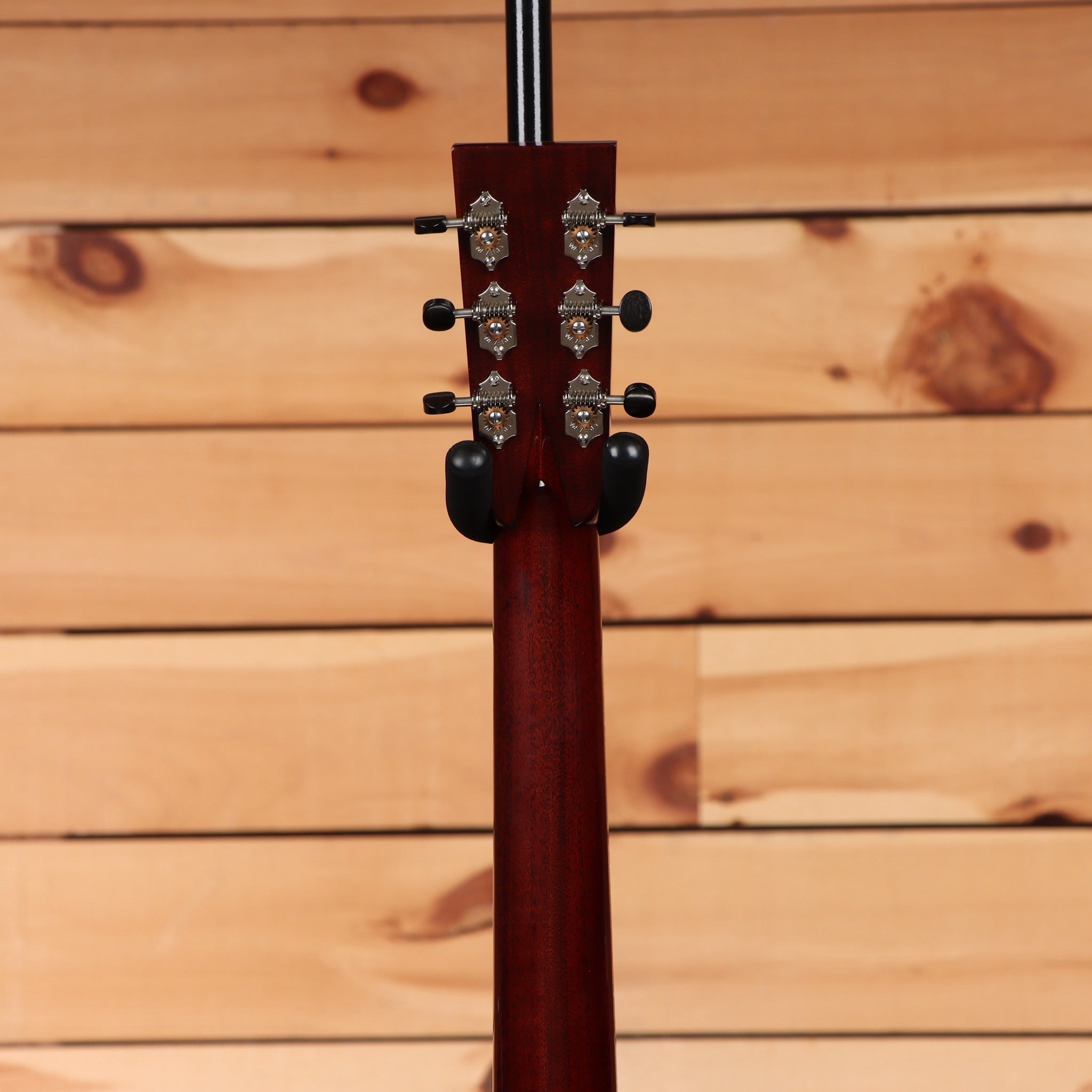 Santa Cruz OM Custom pre-owned acoustic guitar sunburst finish with slotted headstock