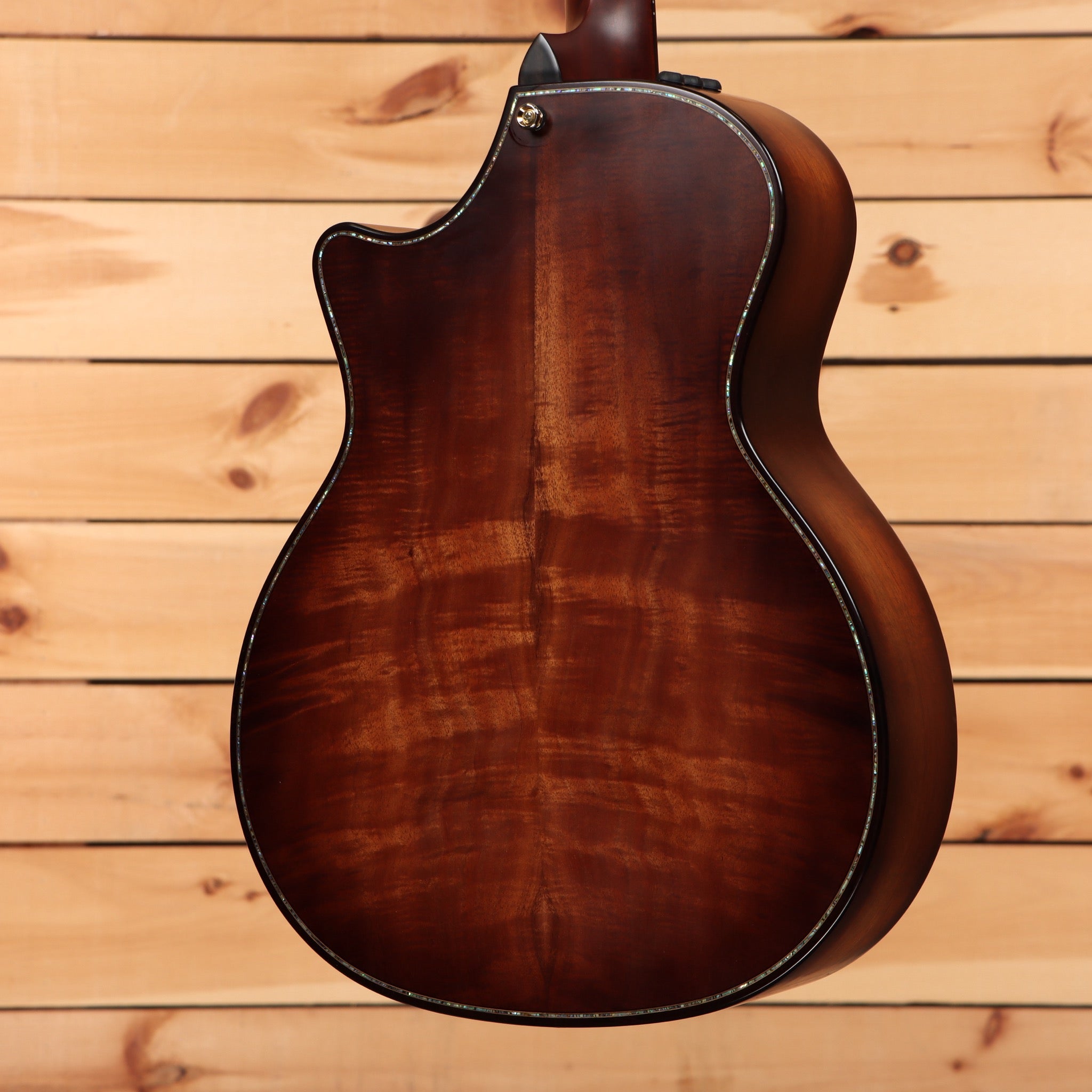 Pre-owned Taylor K24ce Builders Edition acoustic-electric guitar Kona Burst with venetian cutaway