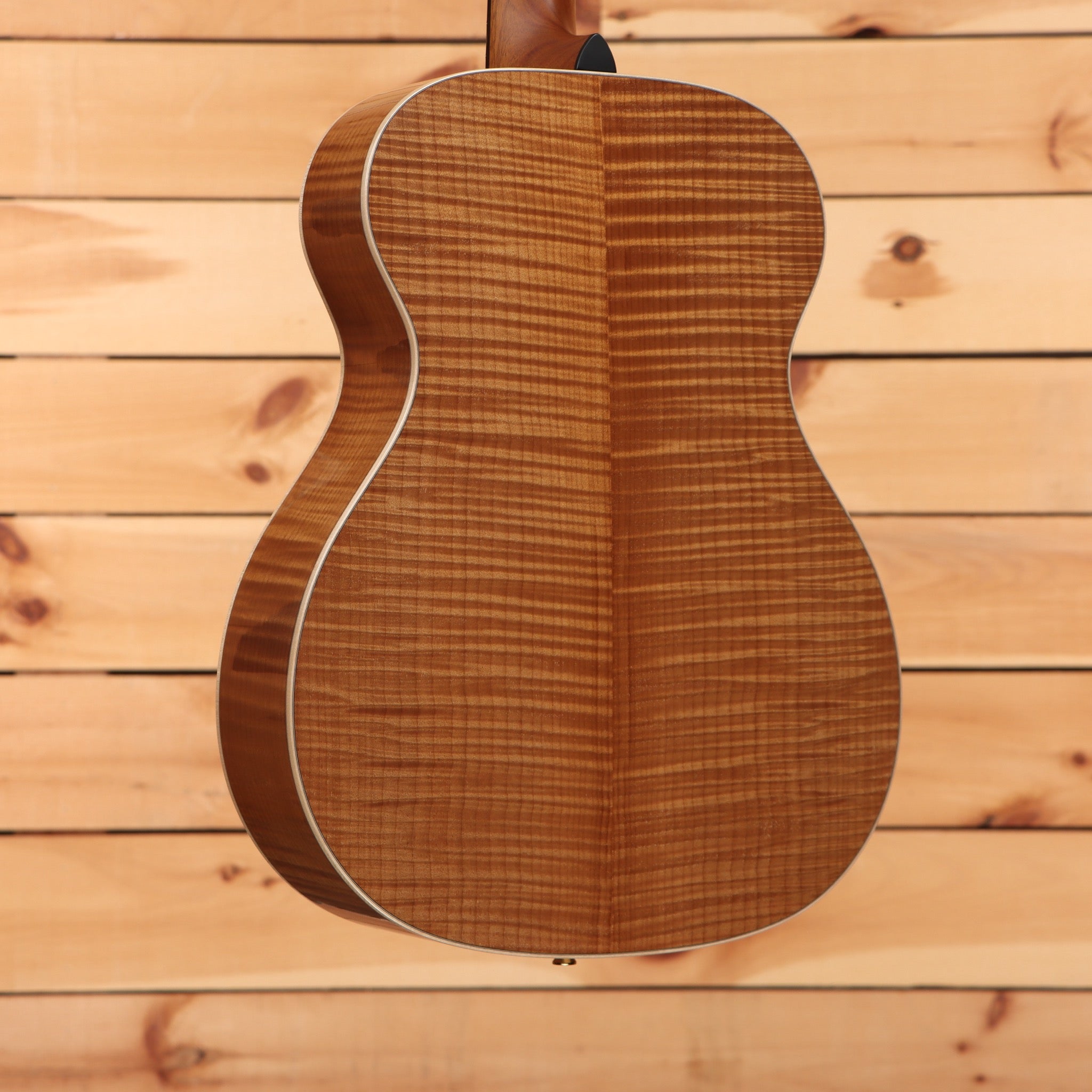 Boucher GRSG161T acoustic guitar natural finish with white binding and flame grain back