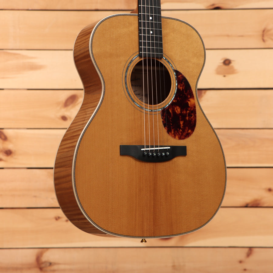 Boucher GRSG161T Grand Symphony acoustic guitar natural finish with tortoiseshell pickguard
